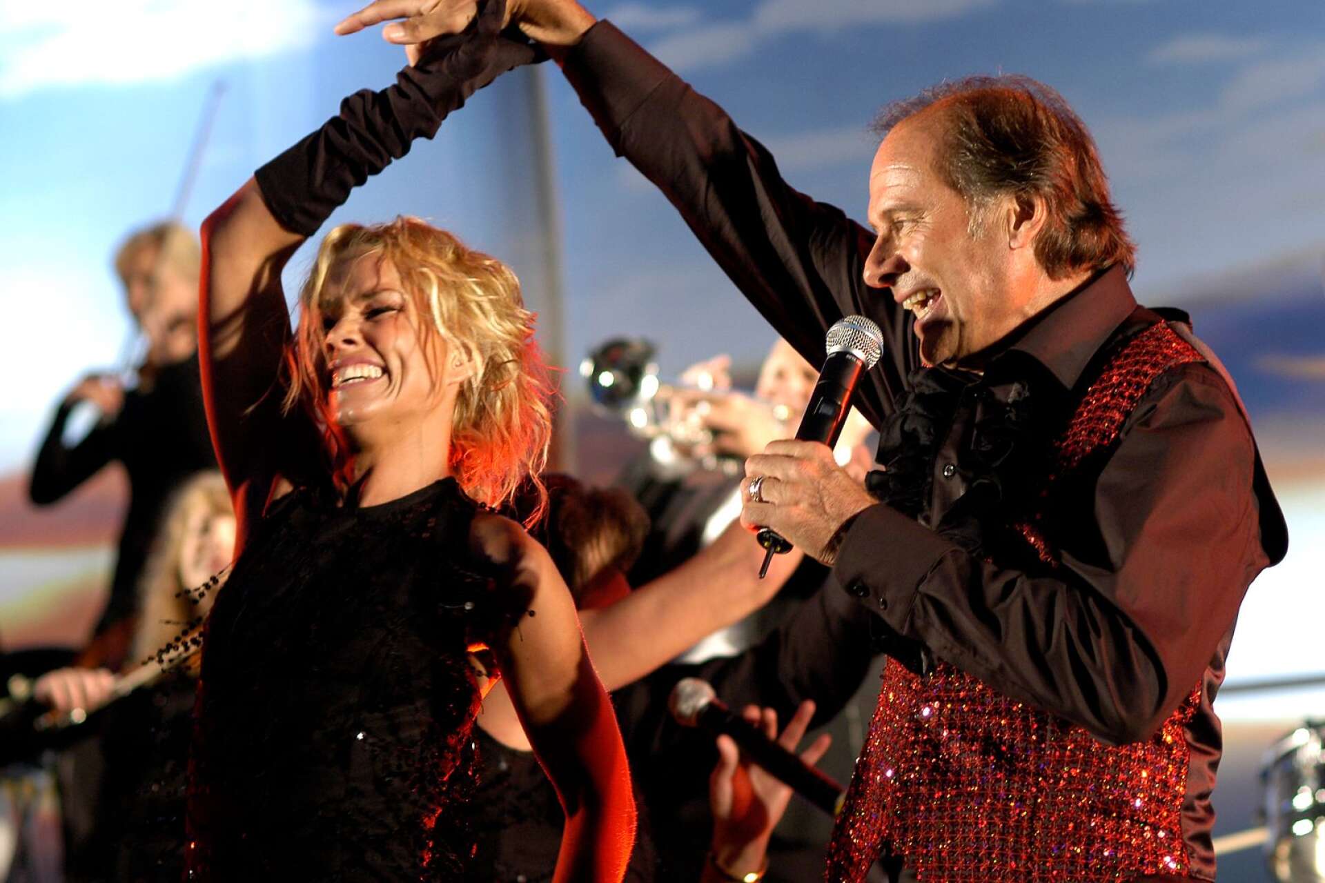 Lasse Holm och Linda Bengtzing vid premiären av Diggiloo i Ronneby 2007. I år firar den storslagna turnén 20 år.