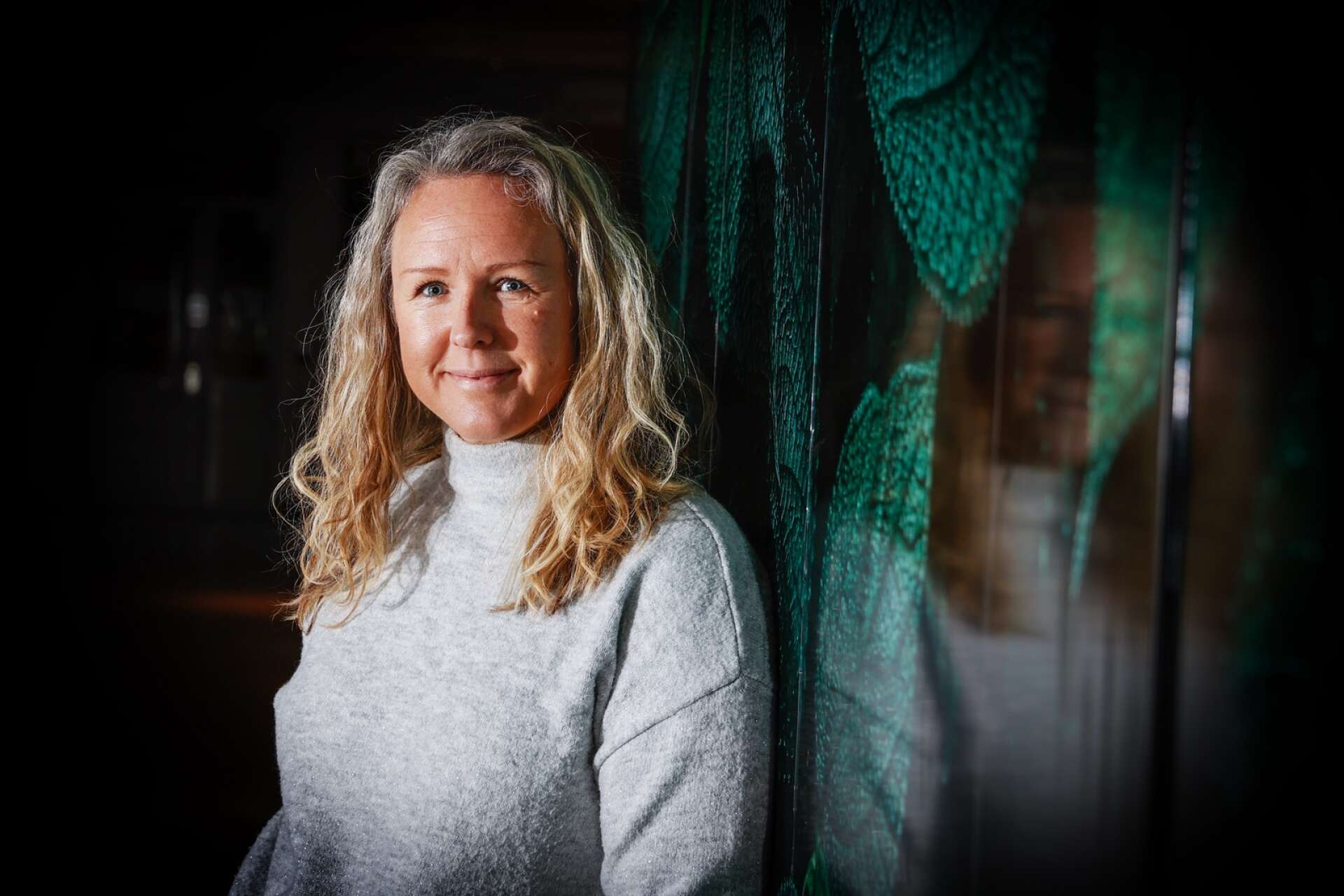 Emelie Danielsson driver Heartly AB som utbildar företag i första hjälpen vid psykisk ohälsa.