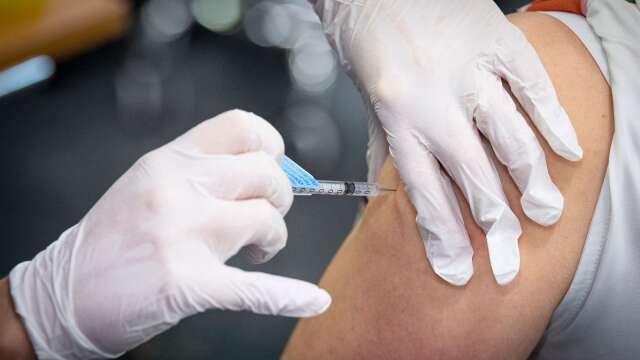Barn som vaccinerats mot covid-19 har fått uppgifter läckta på nätet. Genrebild.