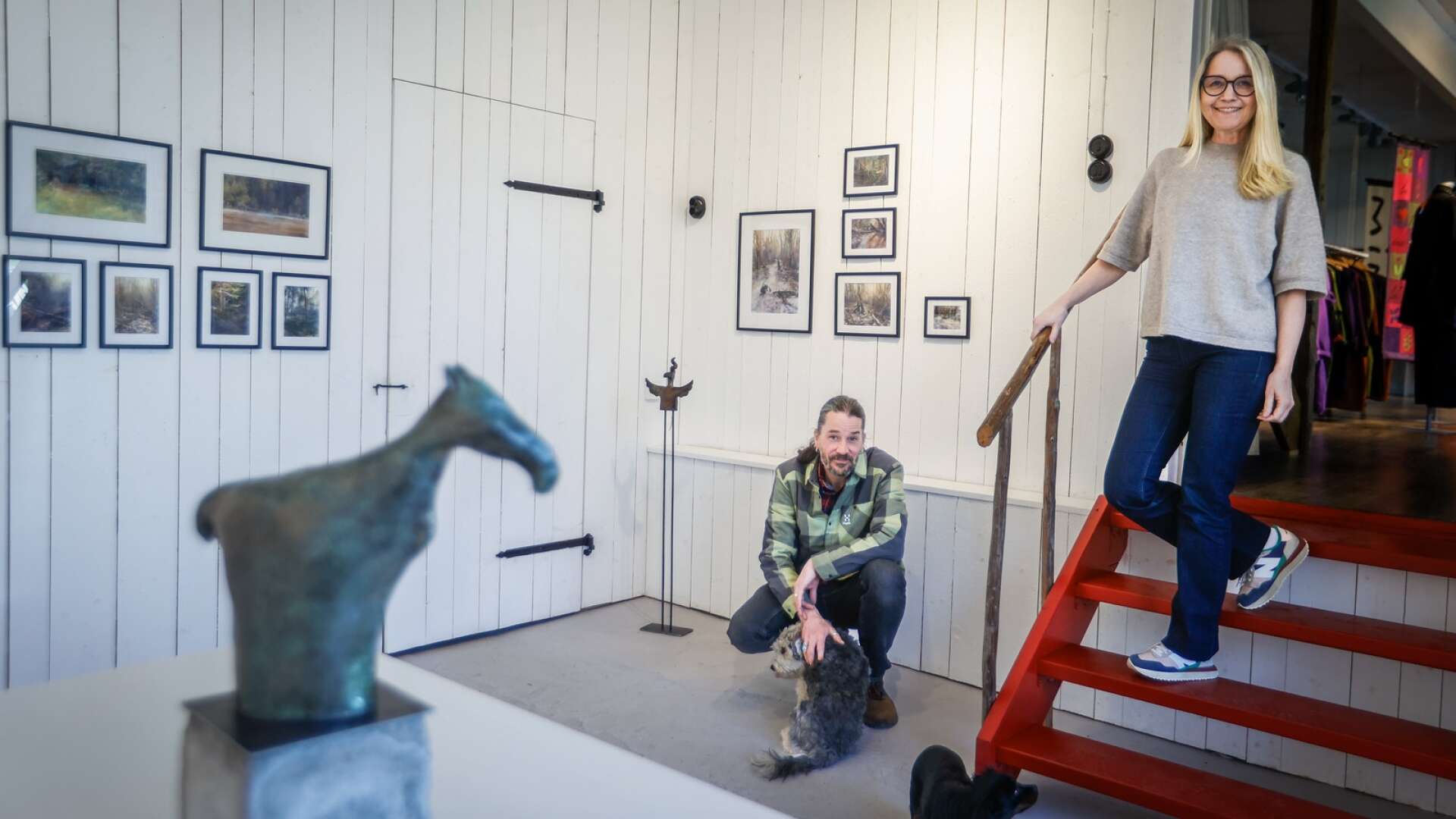 Två Karlstadsbaserade konstnärer möts för första gången: akvarellisten Petter Brorson Edh och keramikern Anna Quist har vernissage hos Mimmi Design lördagen den 4 maj. Utställningen visas till och med 25 maj.
