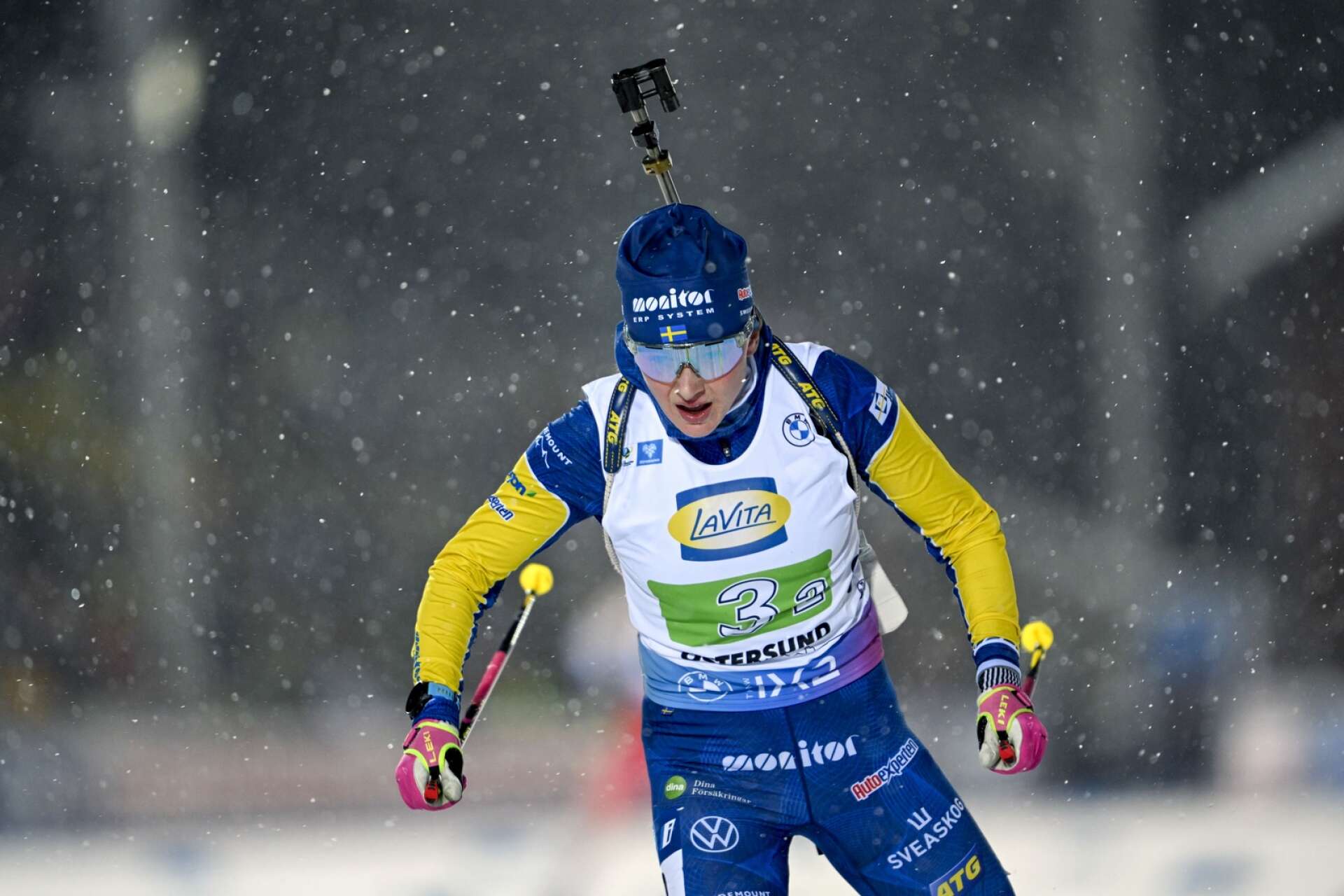 Linn Persson gjorde en stabil sträcka när Sverige blev tvåa i världscupstafetten i Östersund.
