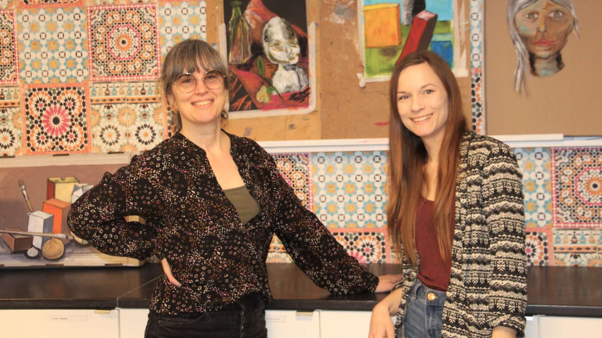 Jessica Baggeryd och Cissi Hagberg hoppas att konsten ska hjälpa människor att ta sig ur ofrivillig ensamhet.