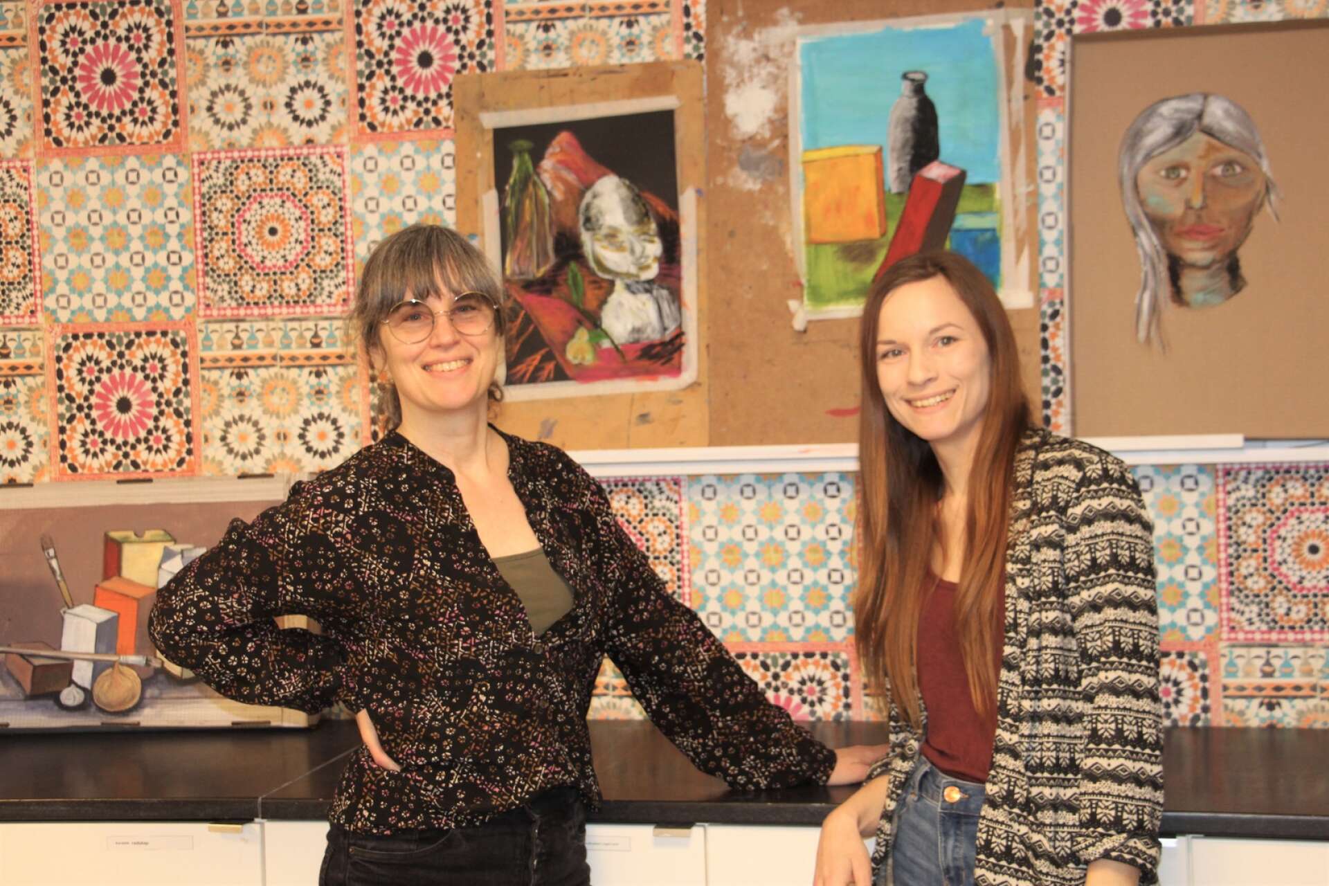 Jessica Baggeryd och Cissi Hagberg hoppas att konsten ska hjälpa människor att ta sig ur ofrivillig ensamhet.