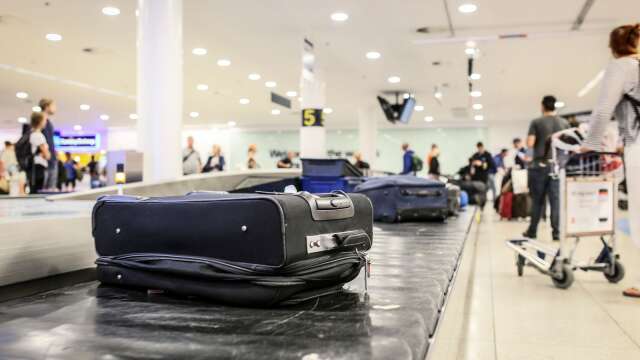 Inget bagage på rullbandet? Vem som ska ersätta dig för förlorat bagage är olika beroende på om det är ett charter- eller reguljärflyg.