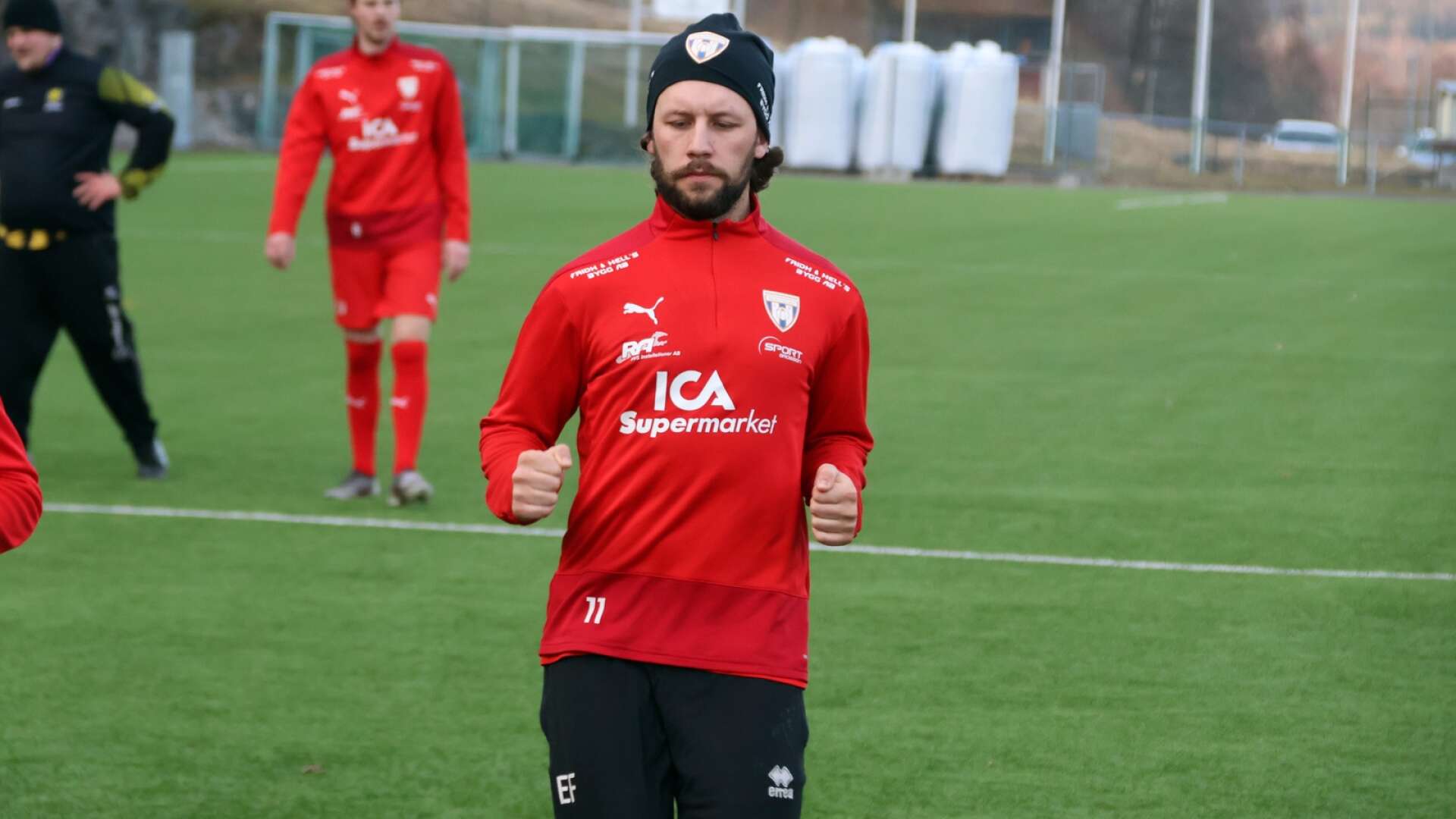 Trotjänaren Erik Fredriksson blev stor hjälte med tre mål mot Ellenö IK.
