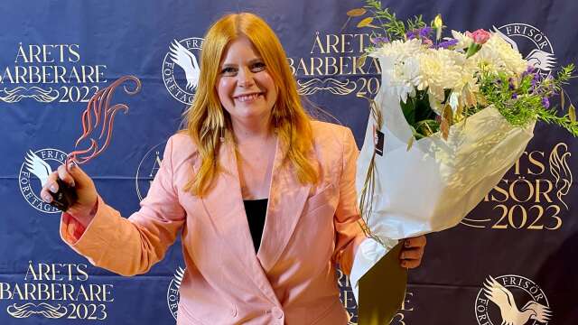 Annie Ankervik från salong Swimming on Mars i Västervik blev årets frisör 2023.