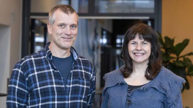 Mikael Harlén och Lotten Svensson ser projektet som en möjlighet att stärka tillverkningsindustrin i Skaraborg.