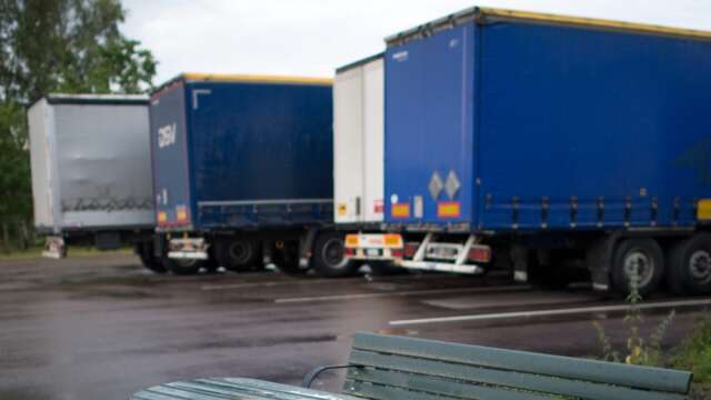 Insändarskribent vill ha bort lastbilarna från Lidl i Sandviken. Bilden tagen i ett annat sammanhang.