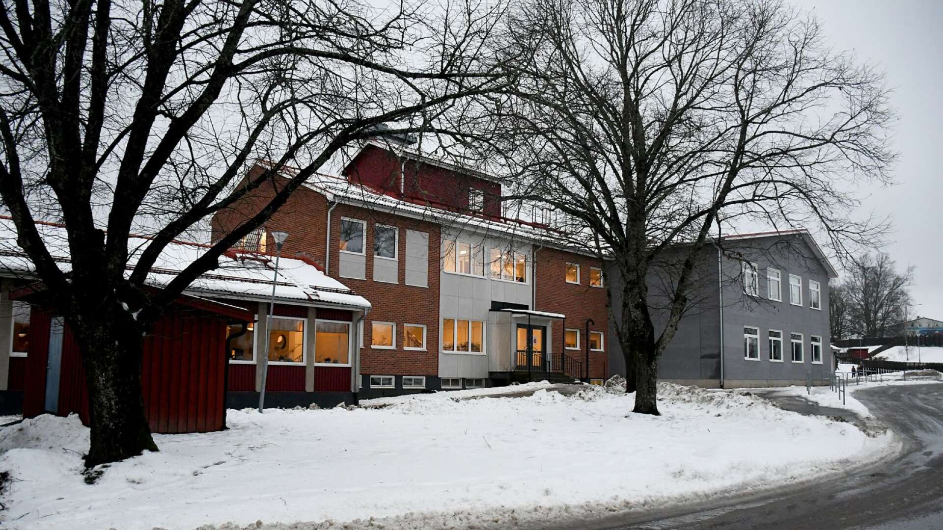 En ny idrottshall och expedition på Skäggebergsskolan är på gång.
