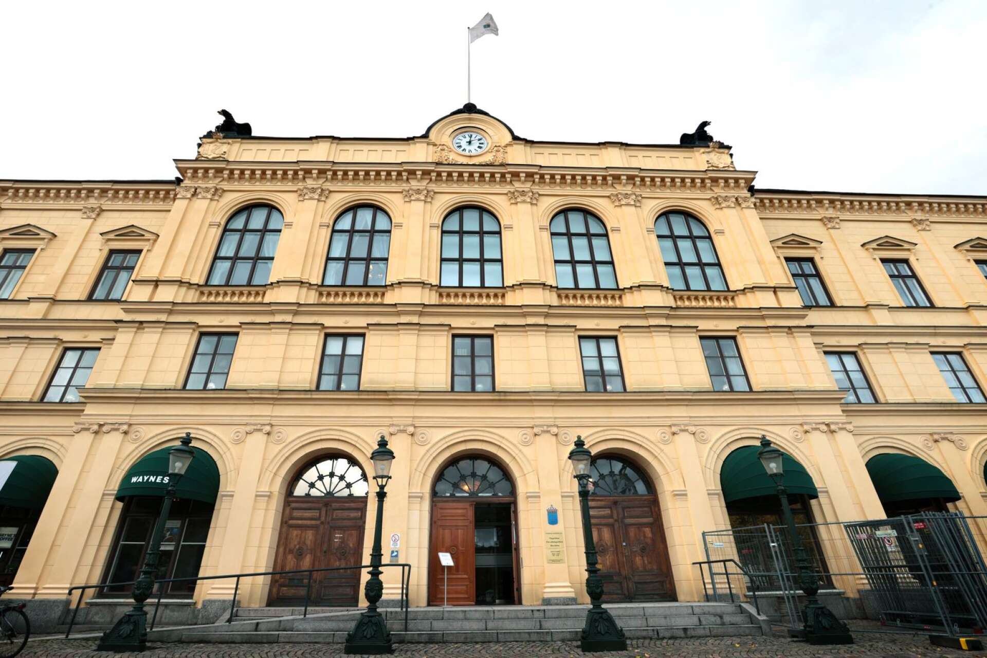 En 28-årig man åtalas vid Värmlands tingsrätt misstänkt för bland annat våldtäkt mot barn.