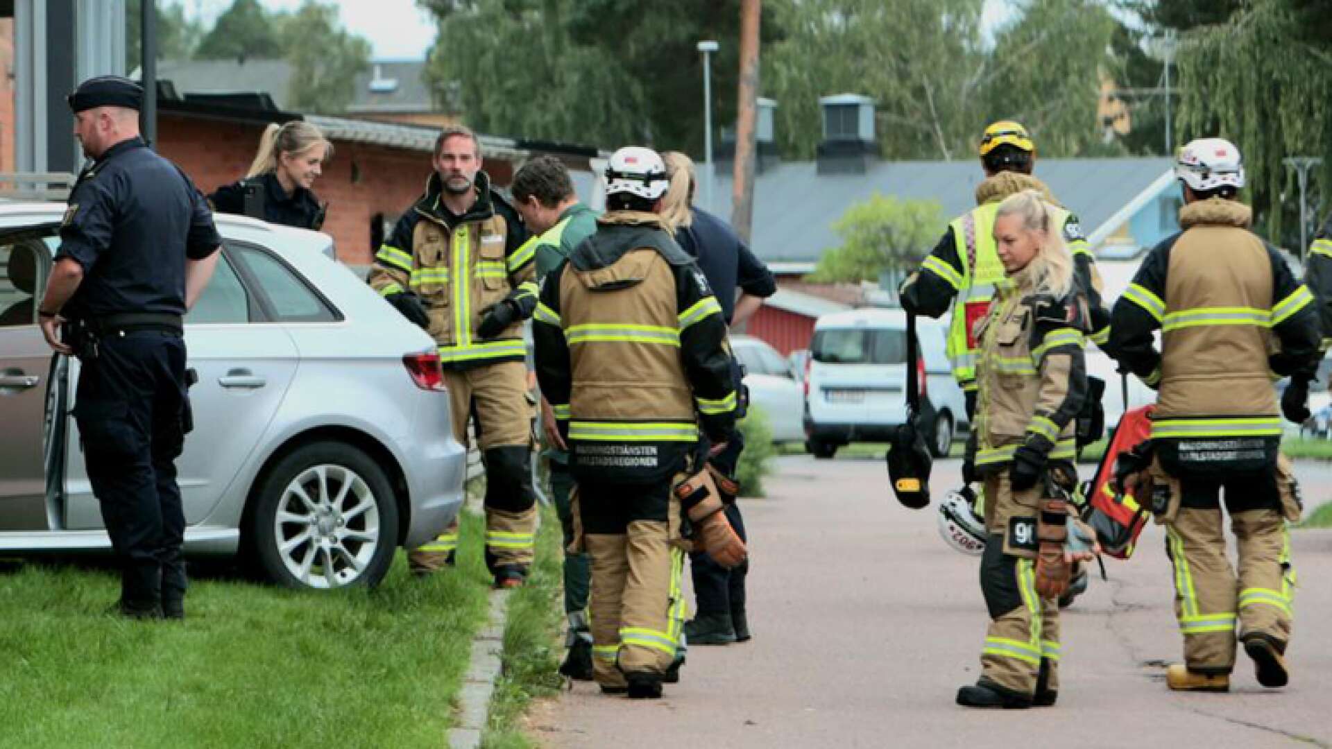 Under onsdagen körde en personbil in i en husvägg på Skoghall. Föraren av bilen avled senare. 