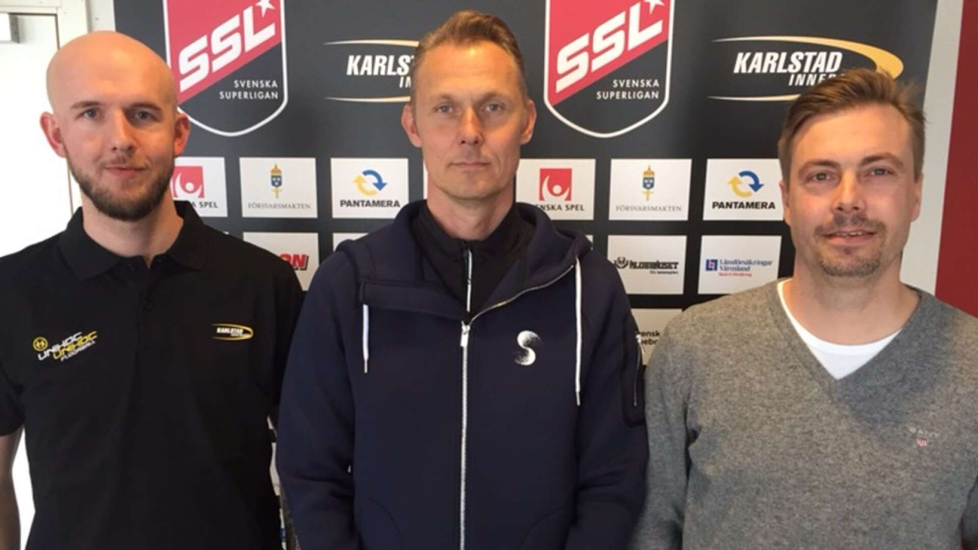 Målvakten Victor Sjöstedt, sportchefen Dan Lundqvist och den assisterande tränaren Henrik Flognman.