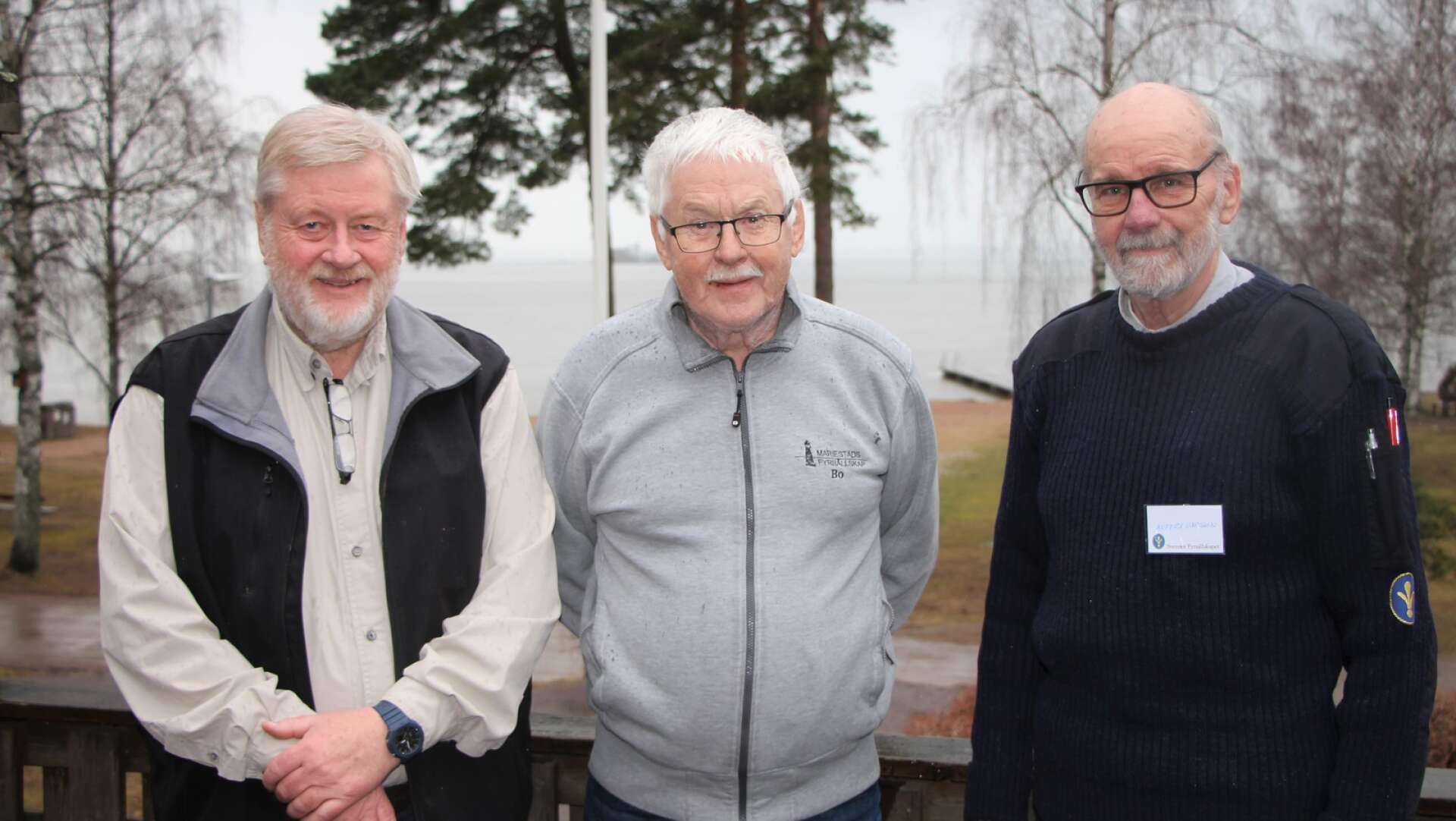 Ordföranden i Fyrsällskapet Jan Olsén, Bo Björk, ordförande Mariestads fyrsällskap och Anders Unosson, styrelseledamot i fyrsällskapet 