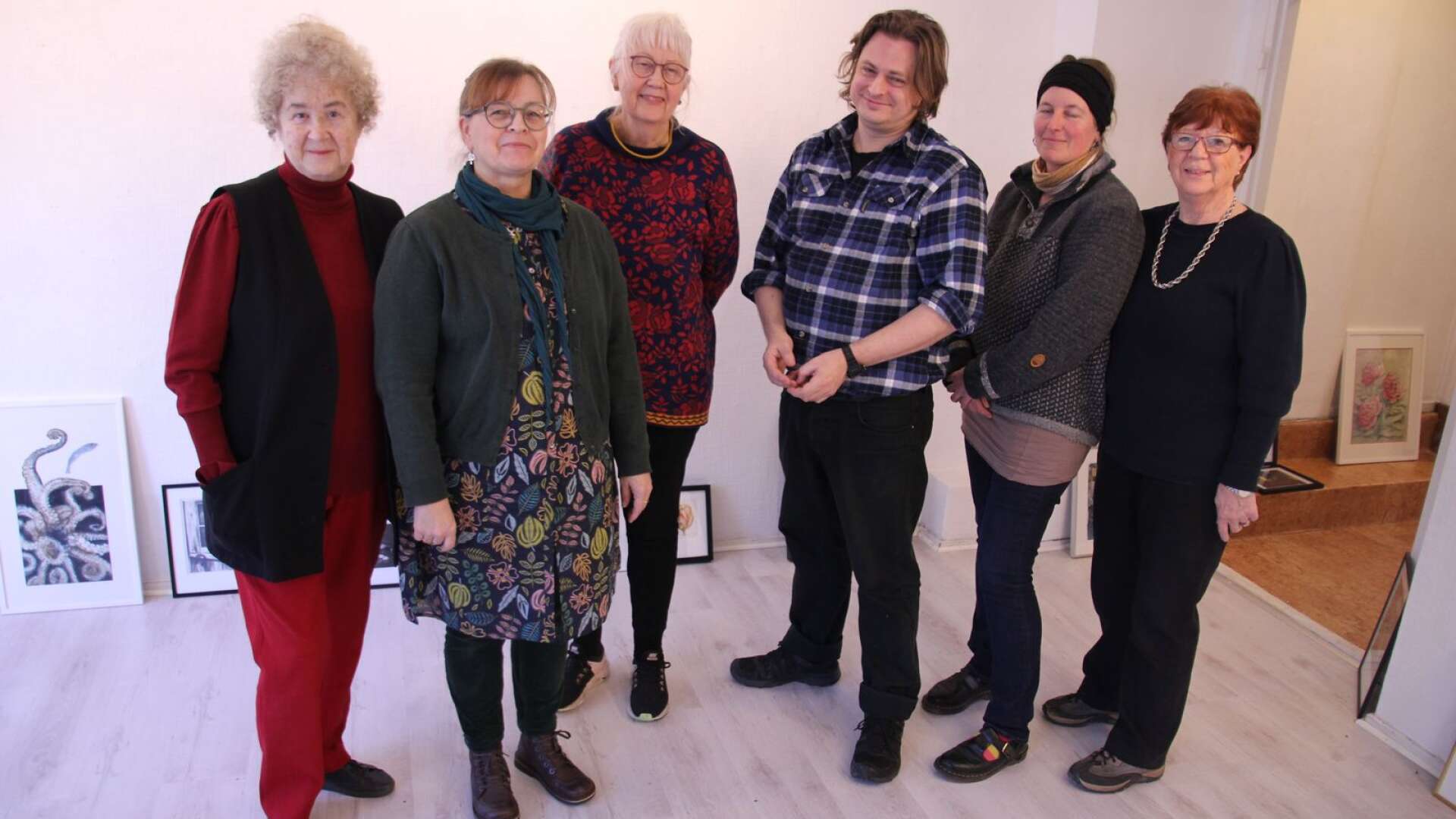 Konstgrafiska Verkstad Dalsland har utställning i Galleri 2. Sex av utställarna är Vivi Pettersson, Marita Arvidsson, Hjördis Clemens, Mattias Idunger och Marianne Wenneberg.