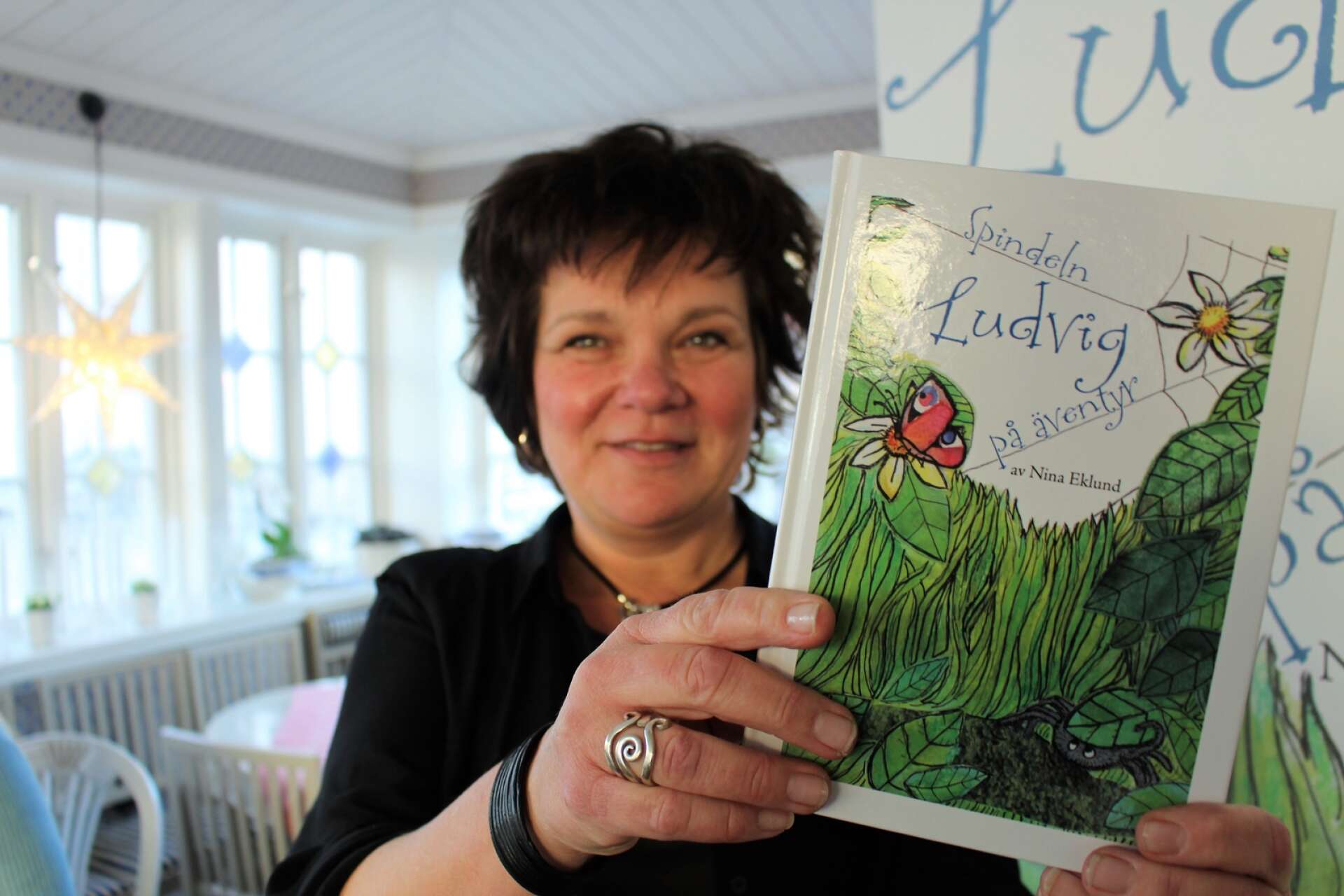 Anna Mariella Myrom har illustrerat Nina Eklunds debutbok: ”Boken hade inte varit något utan hennes bilder”, säger Nina.