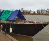 Båtens tak bestod innan renoveringen endast av ett par presenningar.