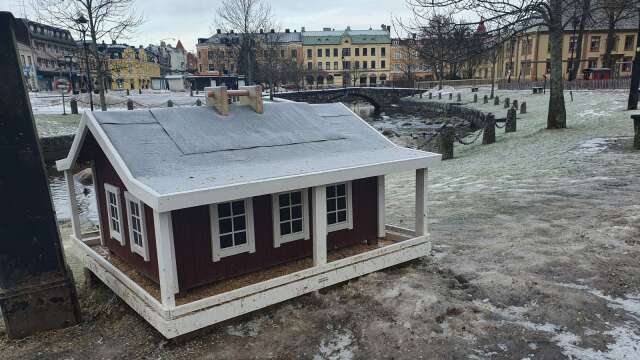 De historiska husen runt Plantaget i Åmål har fått en ny granne.