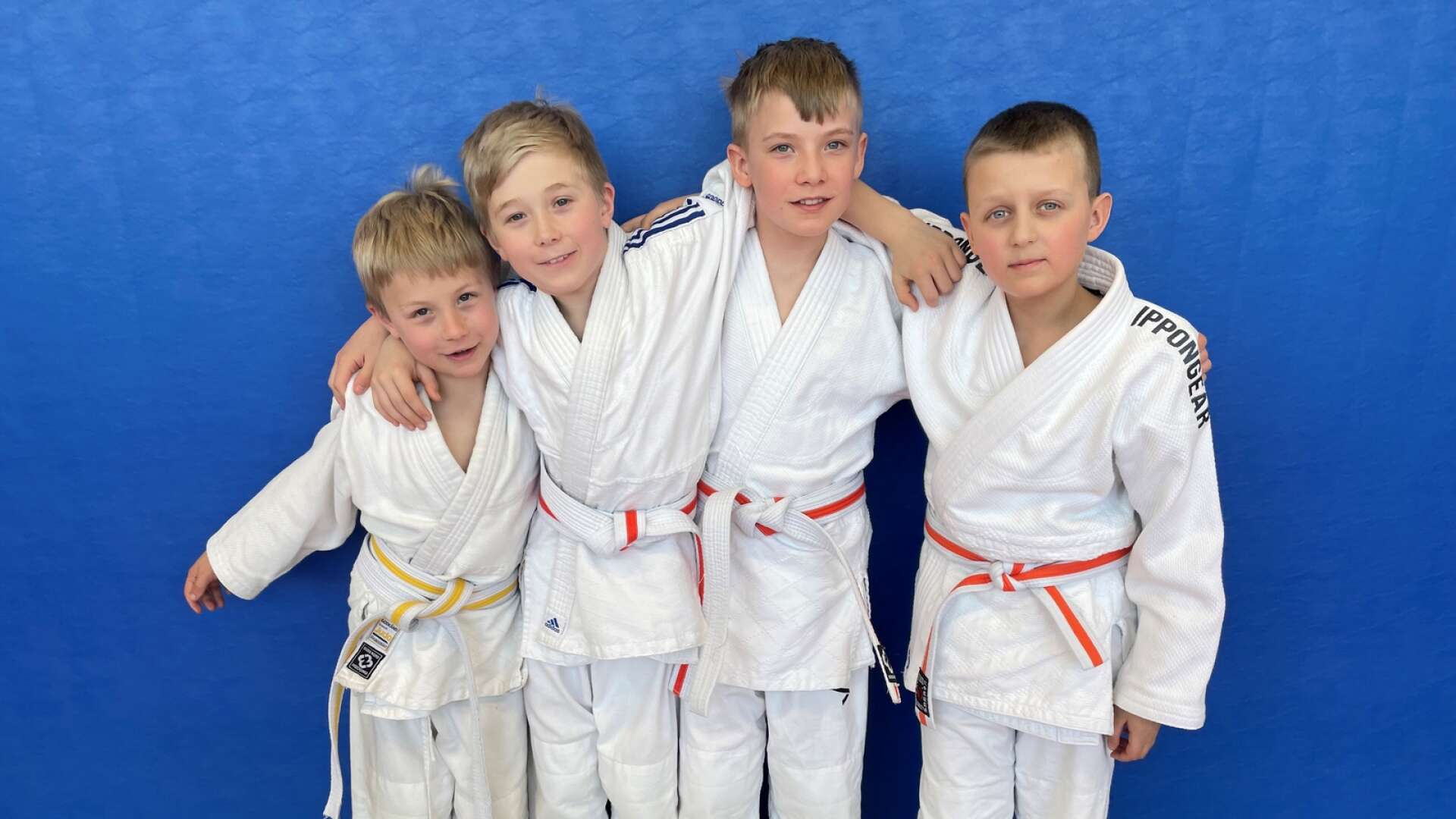 Mariestads judokillar från vänster, Oscar Carlsson, John Carlsson, Elton Geber, Theo Gilbertsson