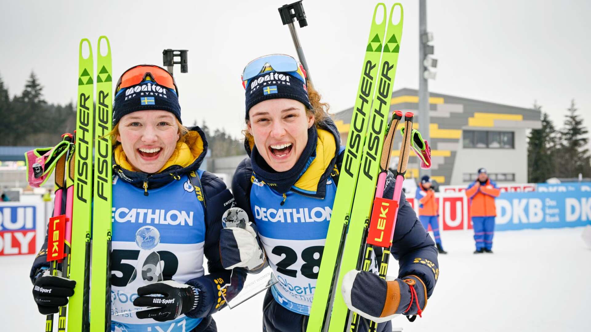 VM-trean Linn Persson och tvåan Hanna Öberg efter damernas sprint, 7,5 km i Oberhof.
