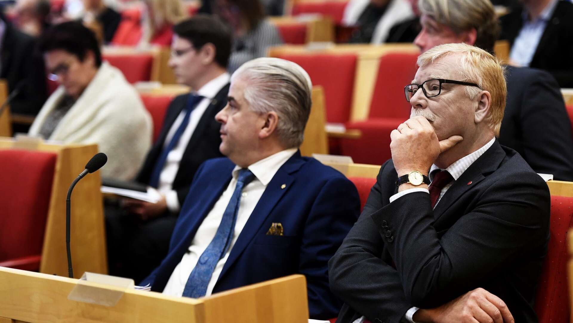 Fredrik Larsson (M) kunde konstatera att Värmlandssamverkan och Vänsterpartiet fick igenom sitt gemensamma budgetförslag. Socialdemokraterna och Ulric Andersson (S) fick 28 röster vilket motsvarar partiets mandat.