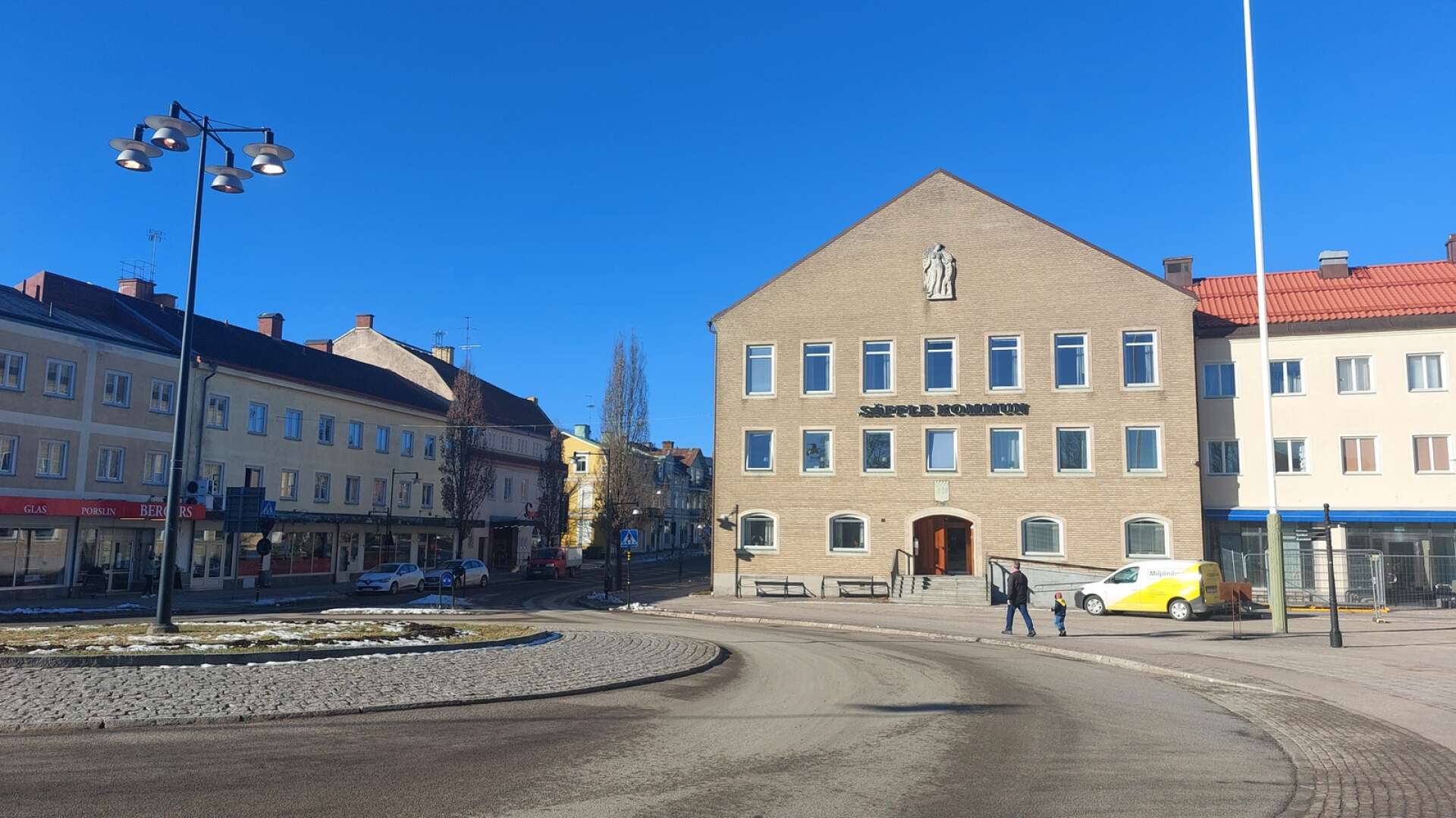 Säffle stadshus stod klart 1954 och fyllde inte bara en administrativ funktion, utan hade ett viktigt symbolvärde för Säffle som ny stad.