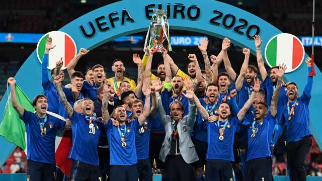 Italien tog hem EM-titeln efter att ha vunnit straffsparkarna mot England i finalen på Wembley stadium i London under söndagskvällen.