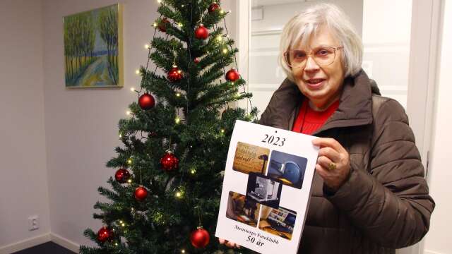 Birgitta Nilsson från Stenstorps fotoklubb är nöjd med nästa års upplaga av kalendern.