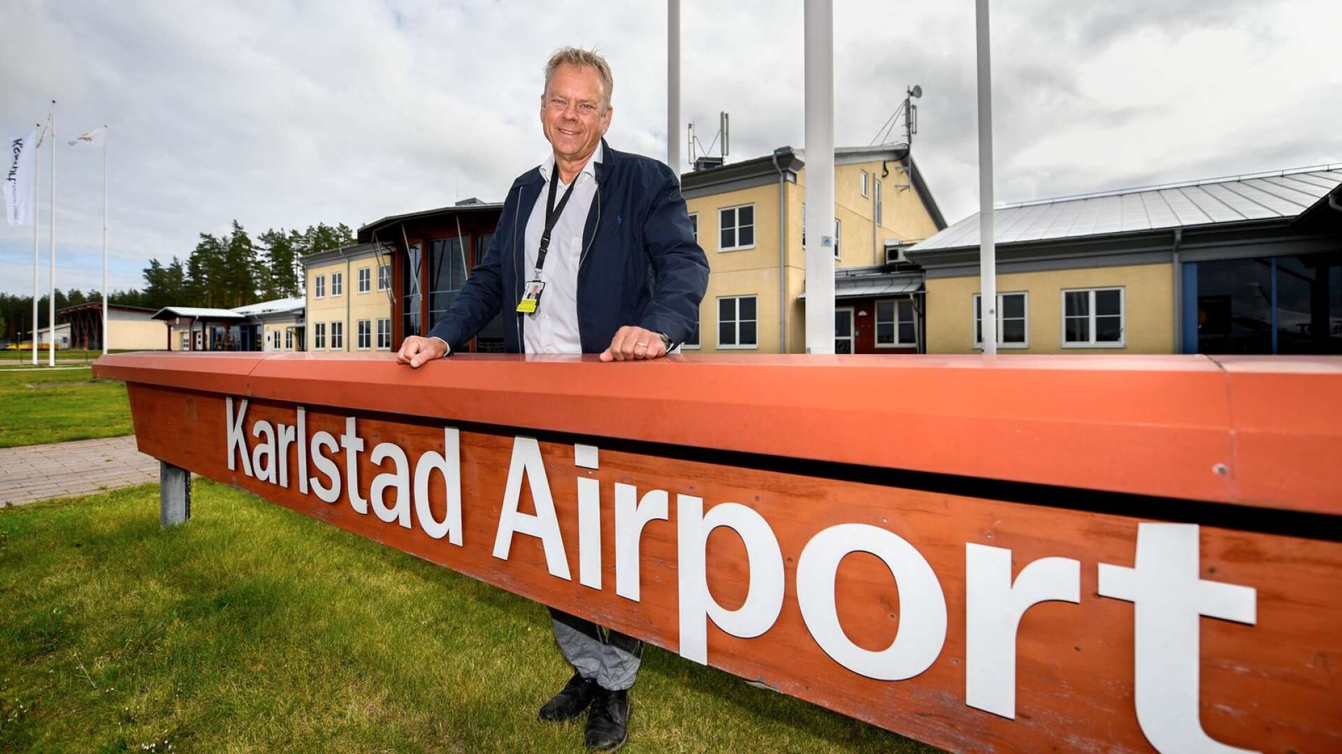Flygplatschefen Hans Wennerholm hoppas kunna presentera ett nytt flygbolag för linjen till Frankfurt så snart som möjligt.
