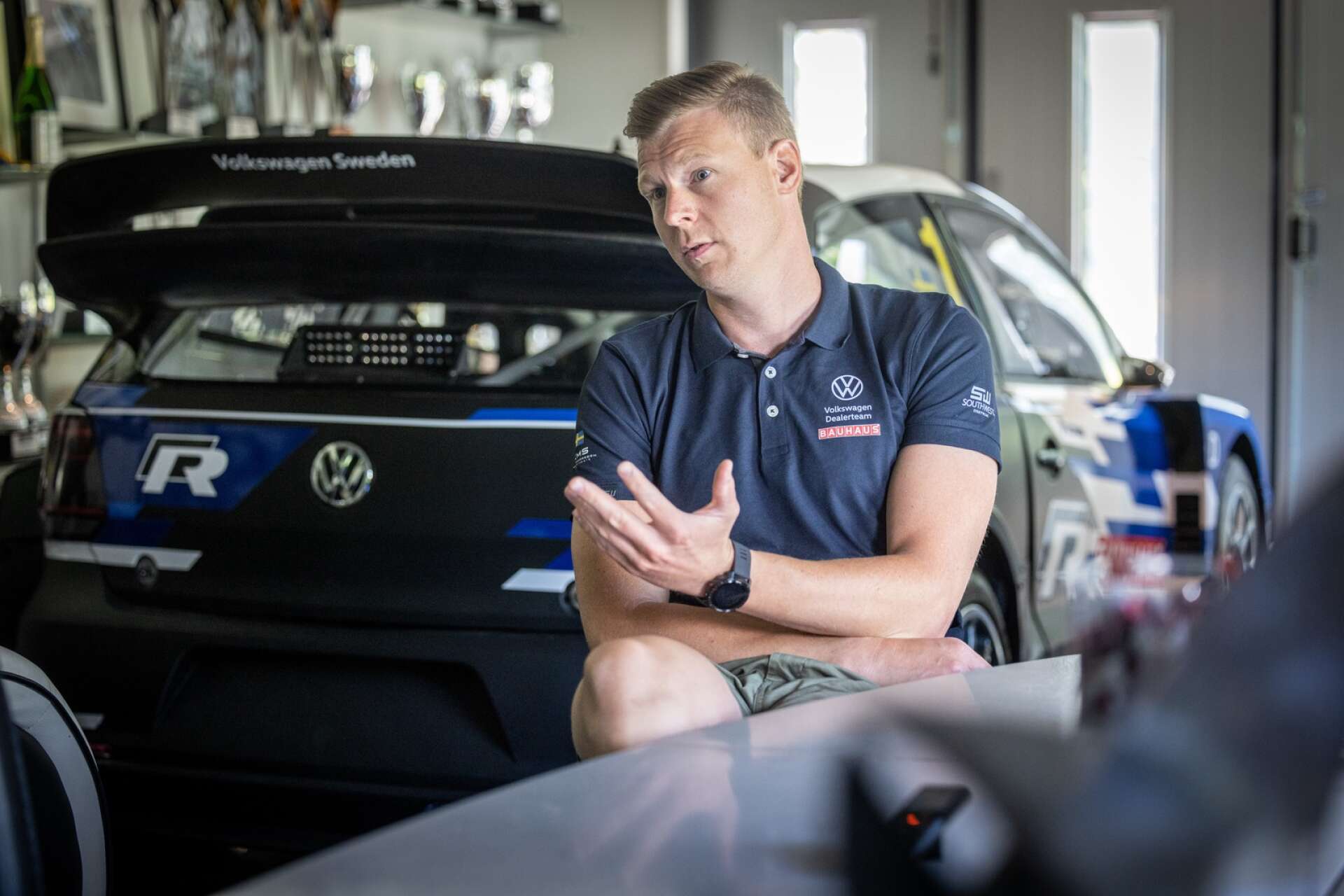 Johan Kristoffersson leder mästerskapet inför finalhelgen i RallyX men kommer inte att komma till start.