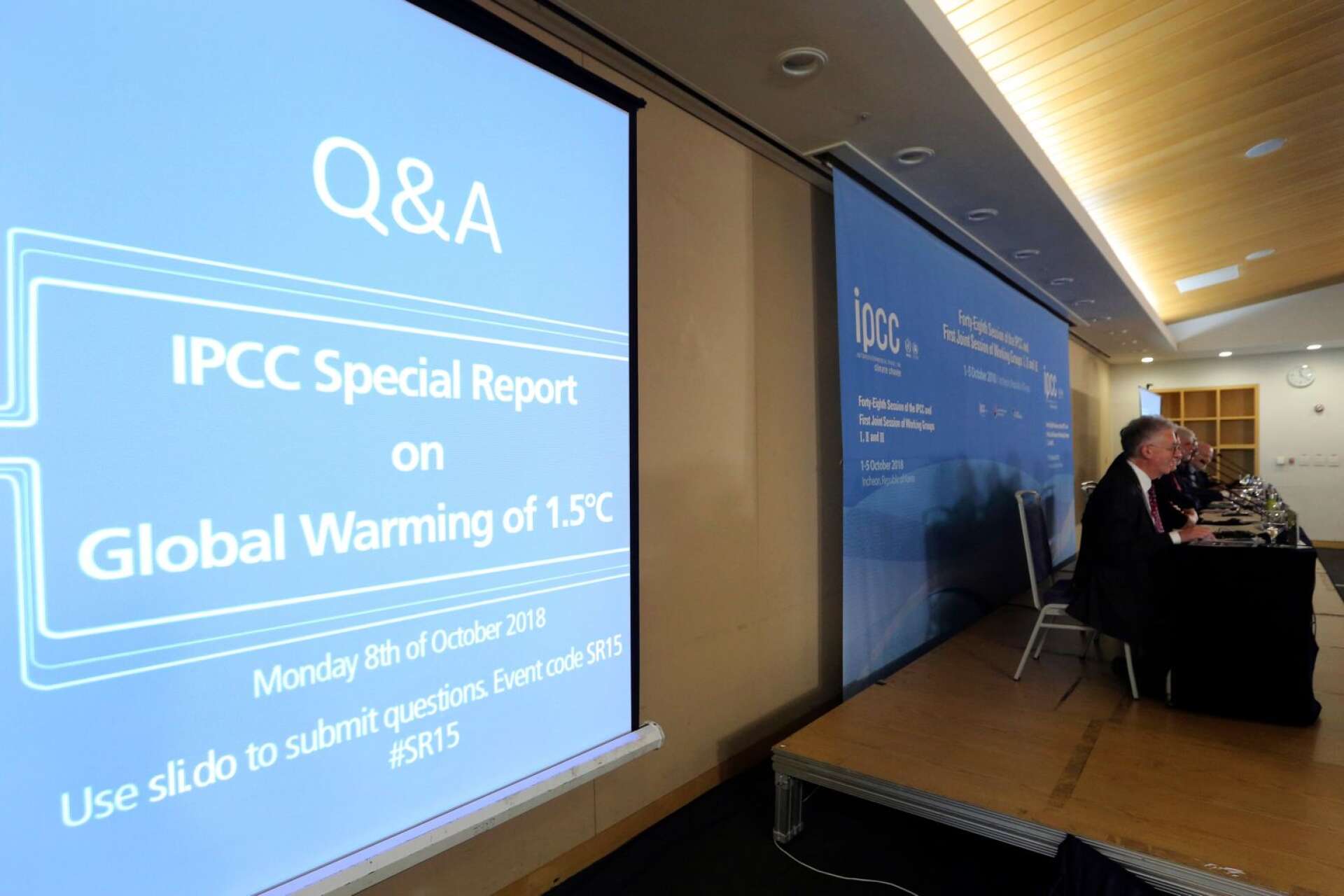 FN:s klimatpanel IPCC håller presskonferens i Sydkorea. IPCC:s rapporter innehåller den bäst granskade kunskapen om klimatförändringarna.
