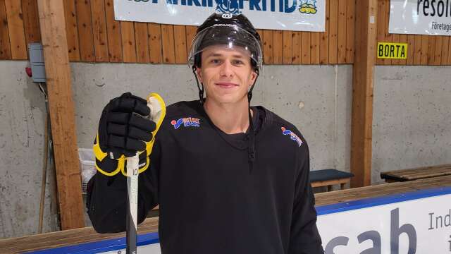 Åmåls SK:s nyförvärv Jack Olmstead gjorde ett mål när laget i onsdags kväll föll med 3–6 hemma mot Hammarö HC i sista träningsmatchen innan seriestarten.