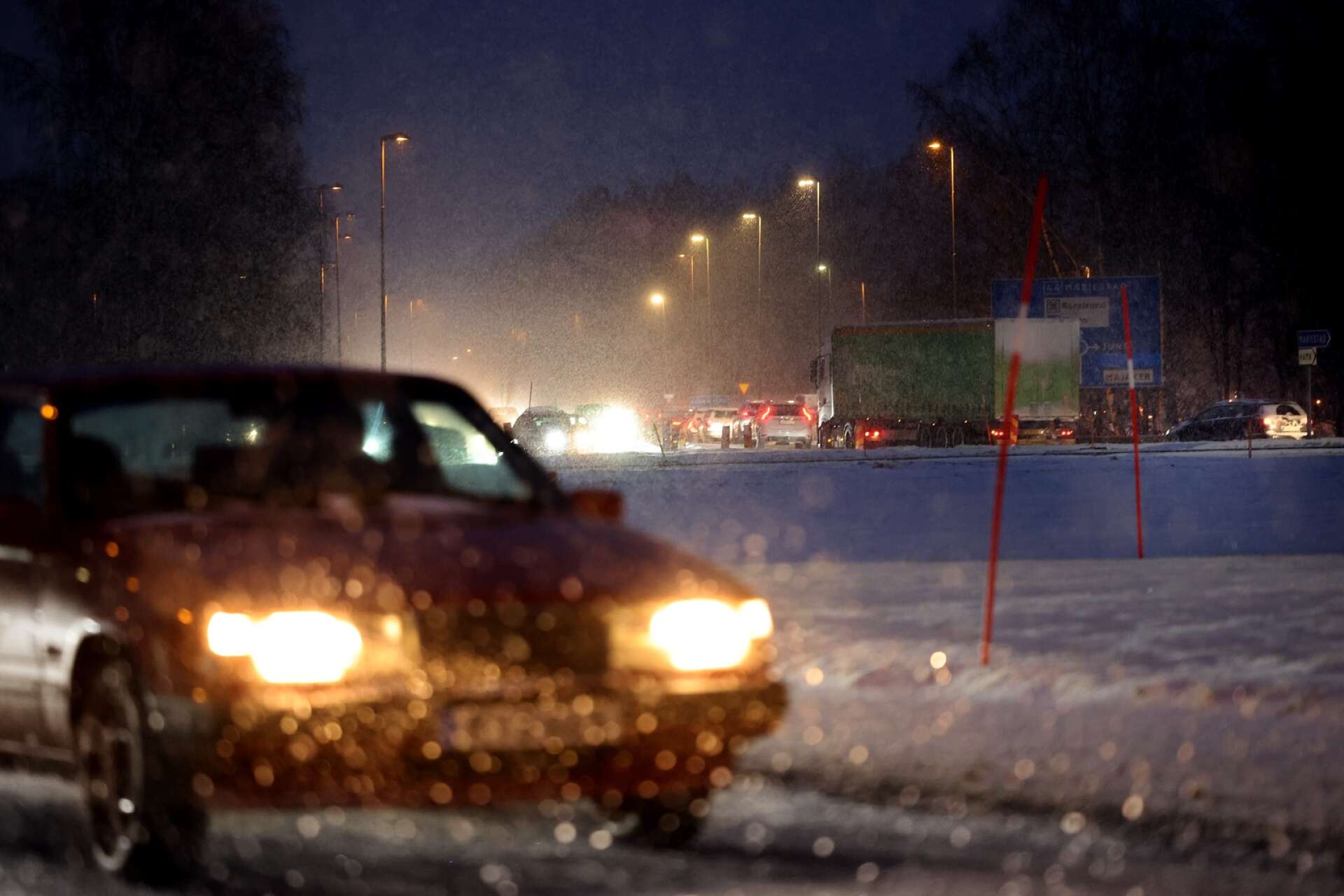 Ågårdsrondellen Lidköpingrondell trafik snö