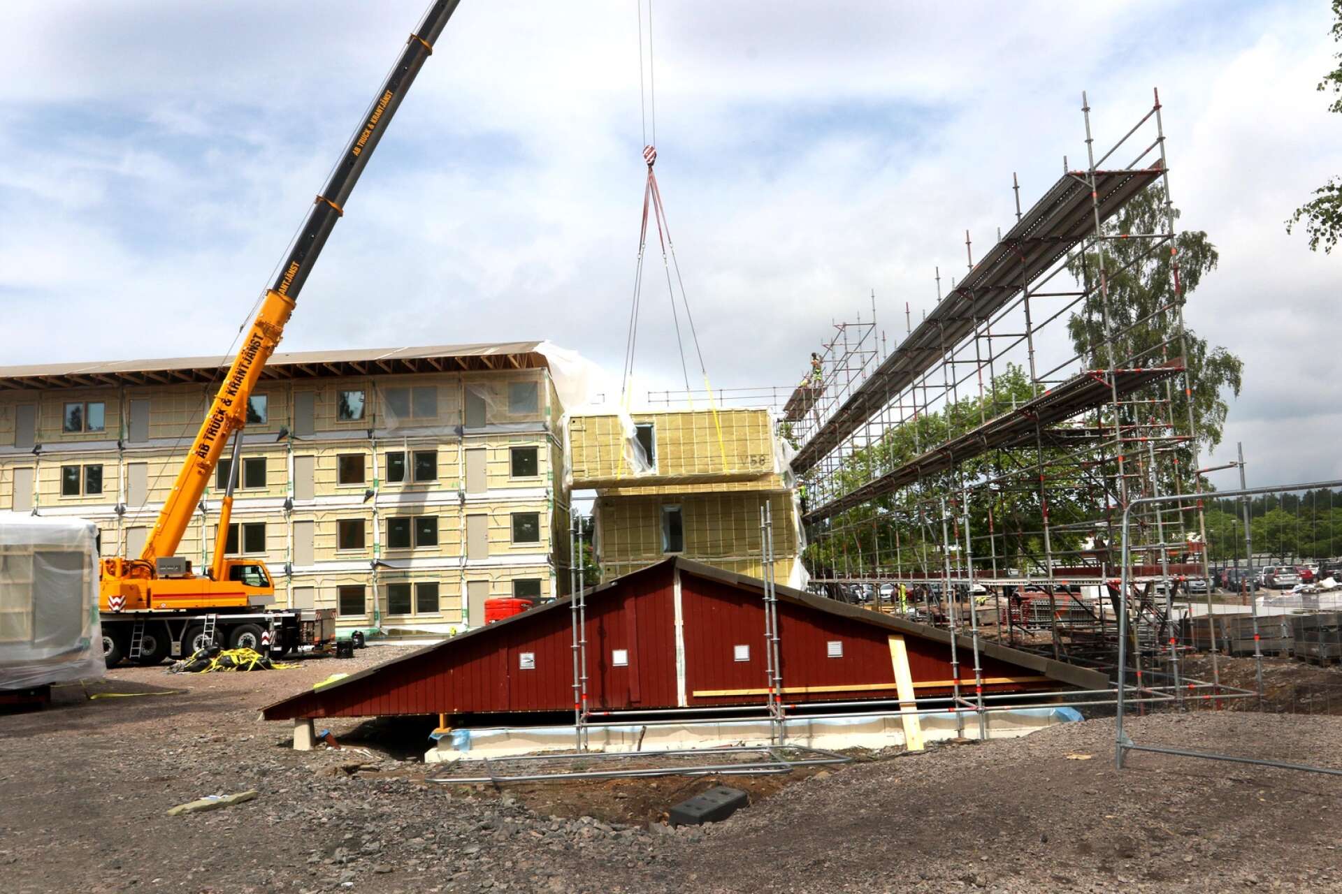 Byggandet av bostäder har kommit igång i Mariestad, men kommunen behöver hjälp, säger Klas Ericson. Den nationelle samordnaren hoppas att även grannkommunerna hjälper till.