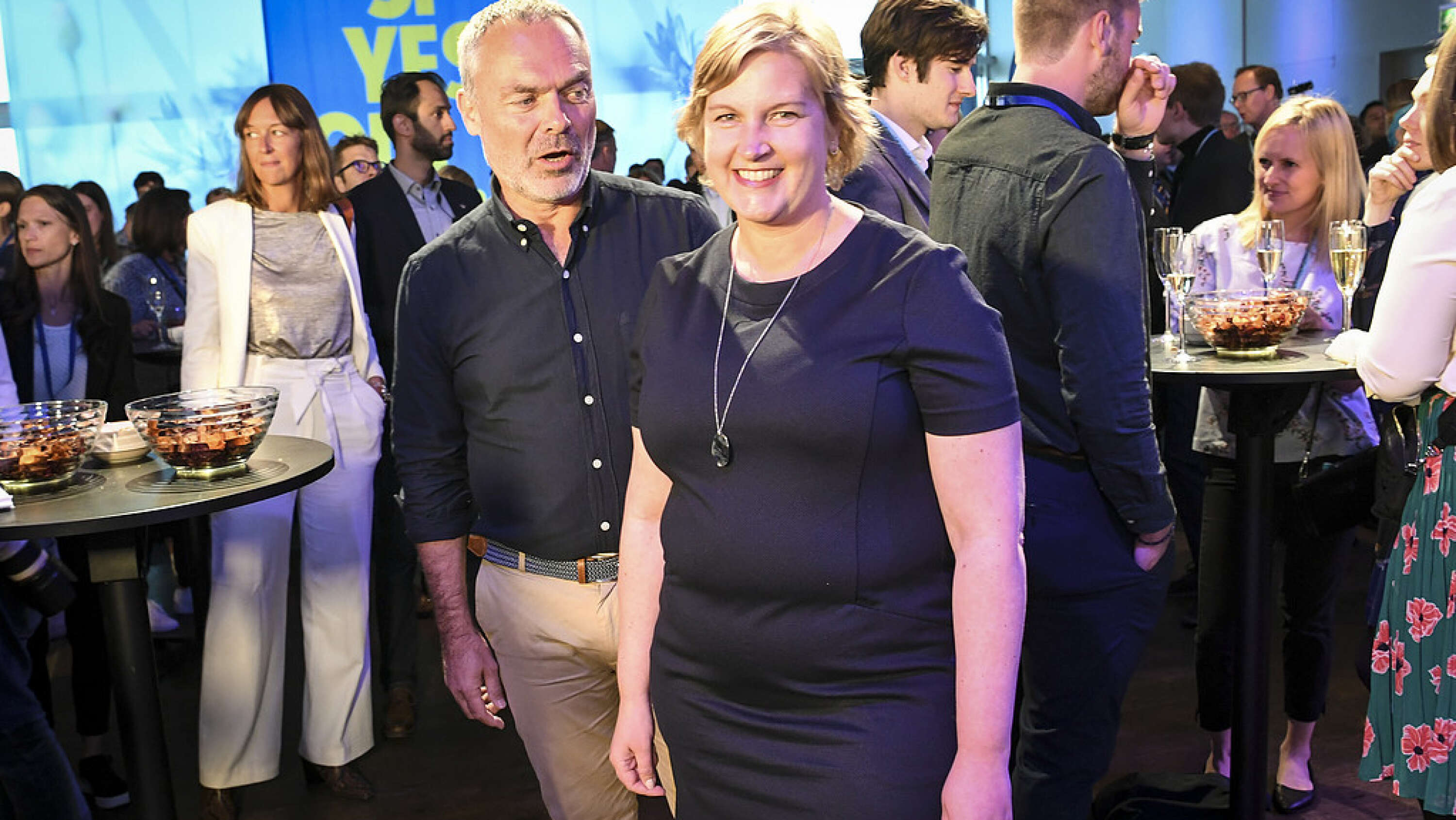 Liberalernas partiledare Jan Björklund och toppkandidaten Karin Karlsbro under partiets valvaka på Clarion Hotel i Stockholm.