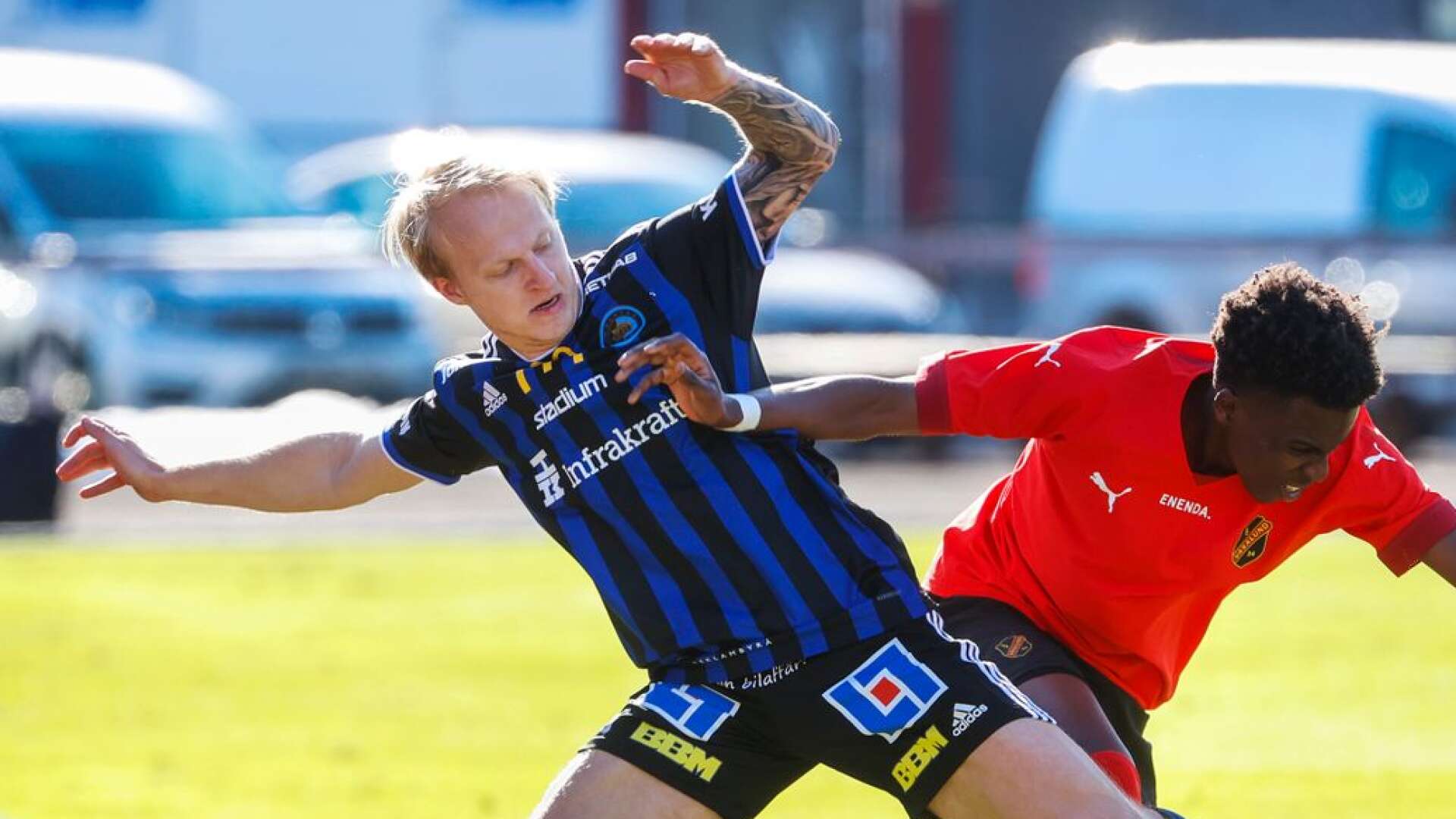 Oskar Alvers utgick tidigt i matchen mot Örebro Syrianska. Troligen rör det som en bristning i lårets baksida.