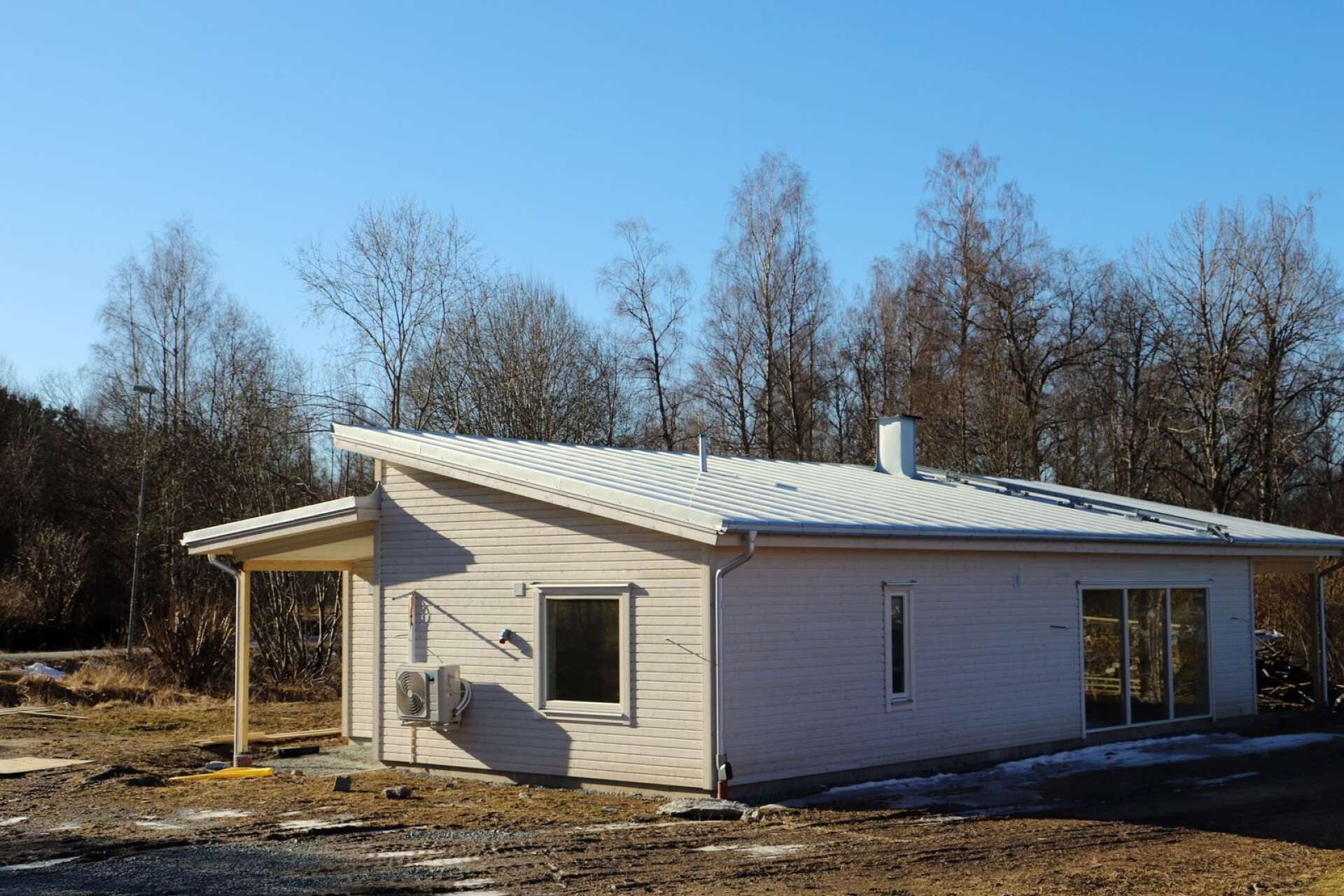 Taket på det nya fritidshuset på Furnäs är lite speciellt i jämförelse med andra fastigheter på området.