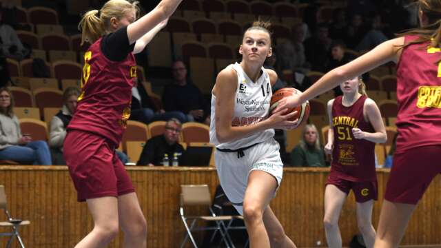 Ebba Evensson, Arvika basket.