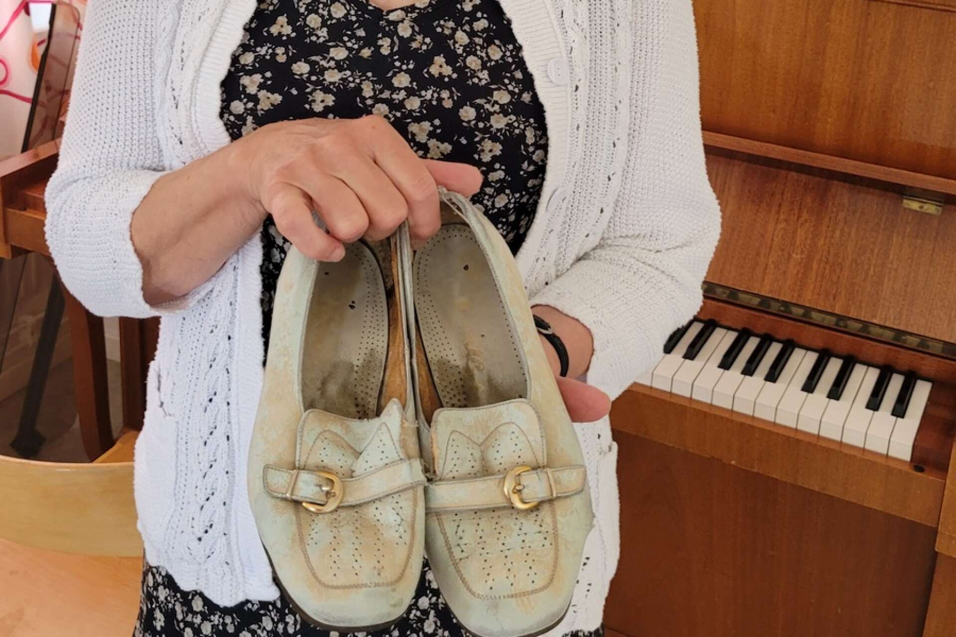 Margaretas mammas skor har även de varit trotjänare under 46 år.