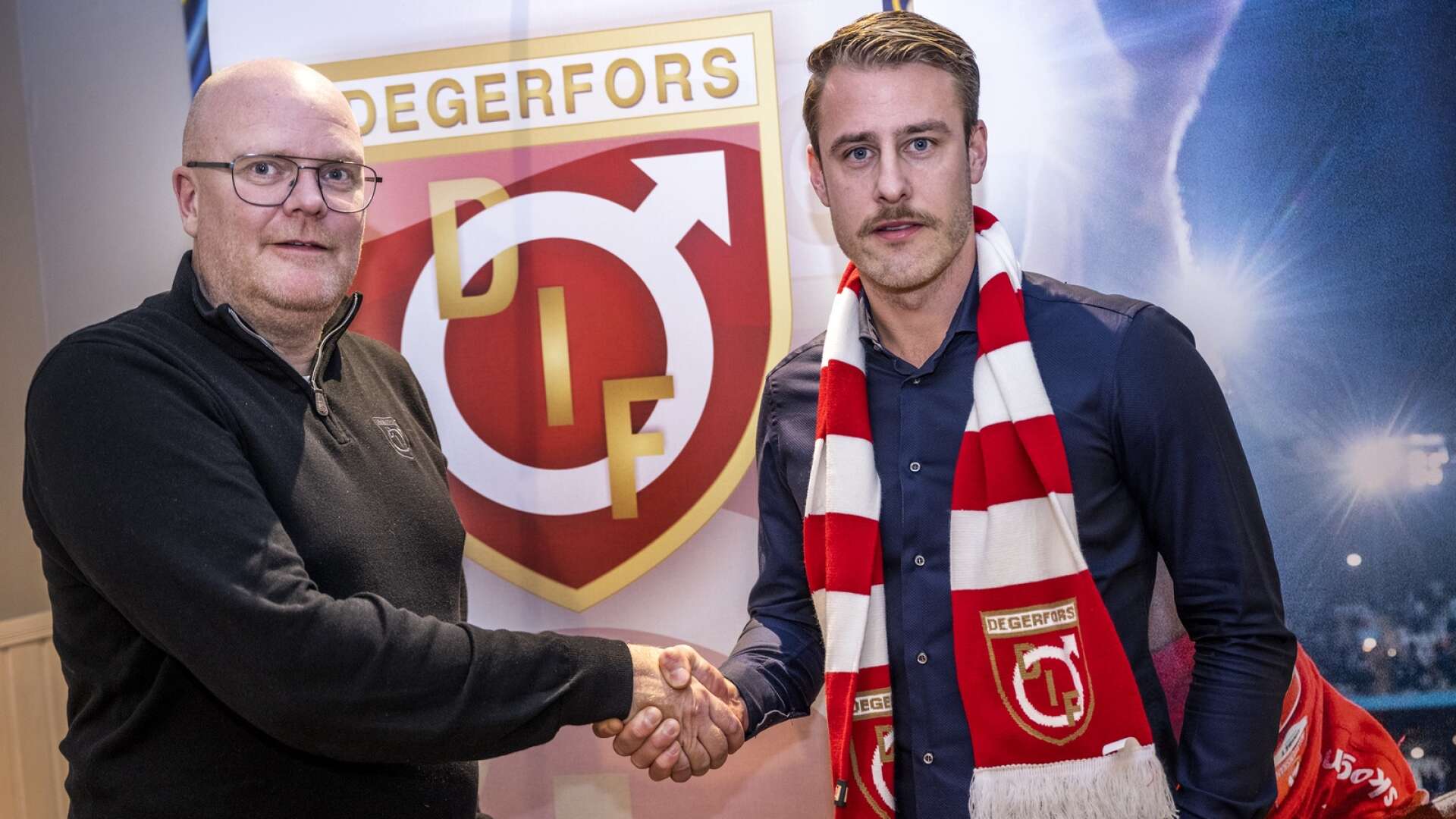 Patrik Werner välkomnar William Lundin till Degerfors IF.