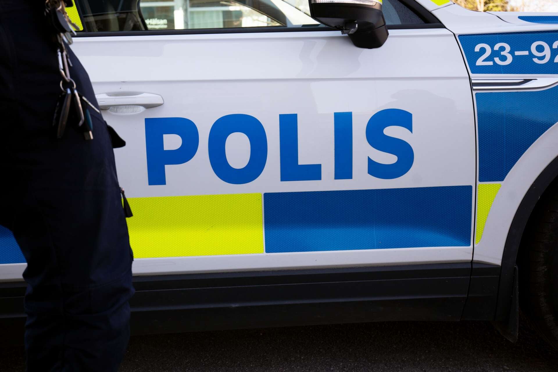 En bil hittades rejält förstörd i Säffle under helgen.