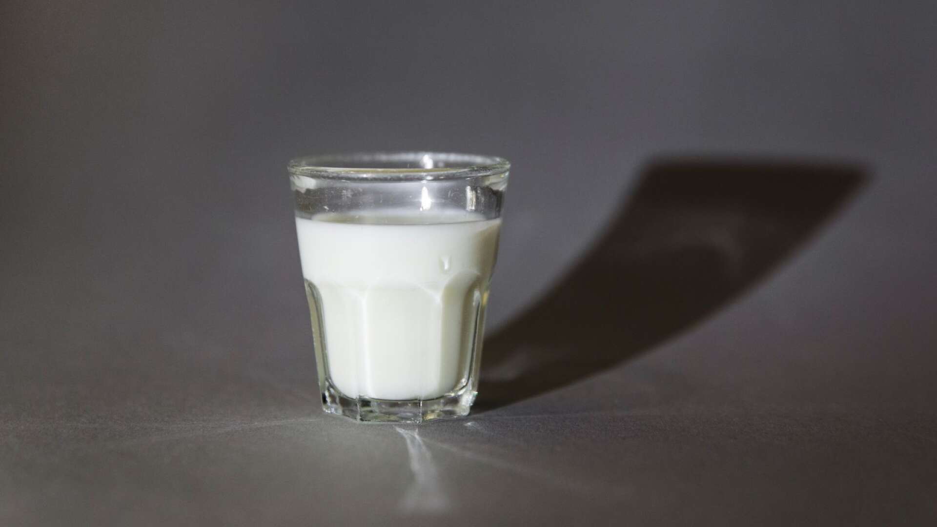 Hammarö kan komma att delvis dra in mjölken för skolbarnen. Obegripligt, enligt insändarskribenten.