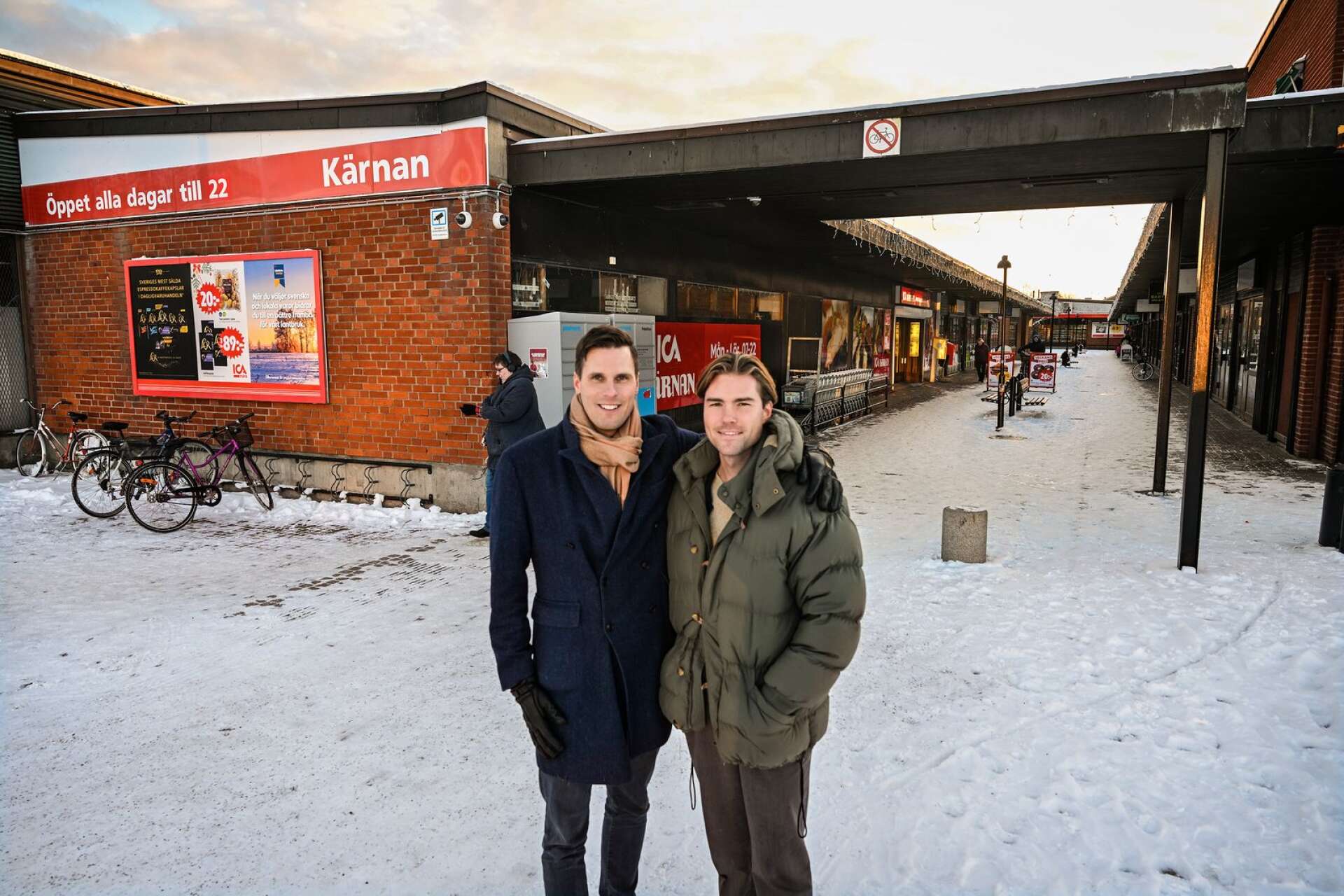 Bröderna David och Filip Eriksson från Albér fastigheter tänker satsa stort på att rusta upp Våxnäs centrum. Dagens befintliga byggander ska byggas på med en eller två våningsplan.