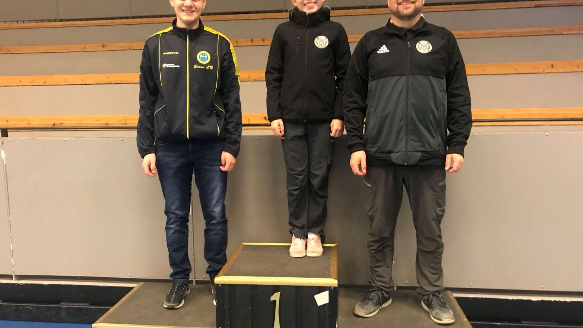 Från vänster Simon Lander Nordin, Ida Svensson och Mats Johansson, som tog segern i respektive klass både lördag och söndag vid Göta Kanal Masters.