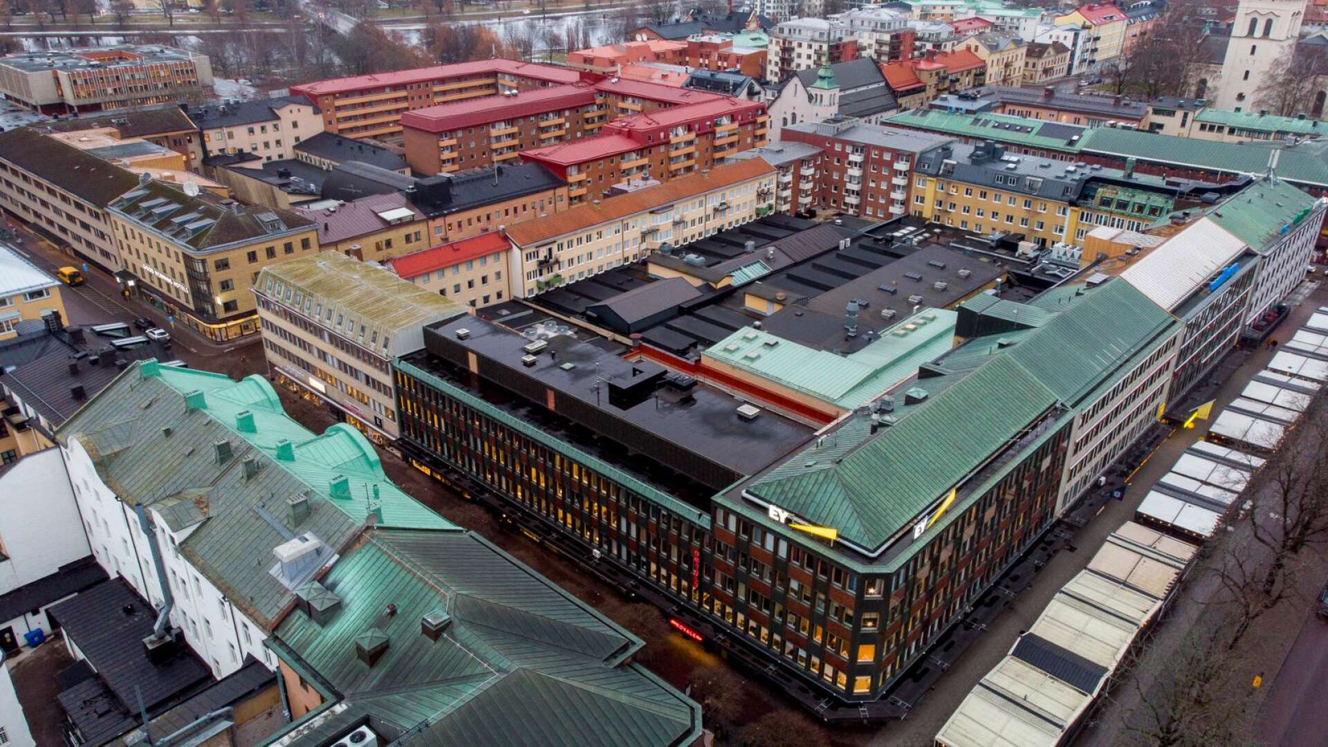 Domstolen ger tummen upp för byggnation i kvarteret Enigheten, intill Stora Torget i Karlstad.