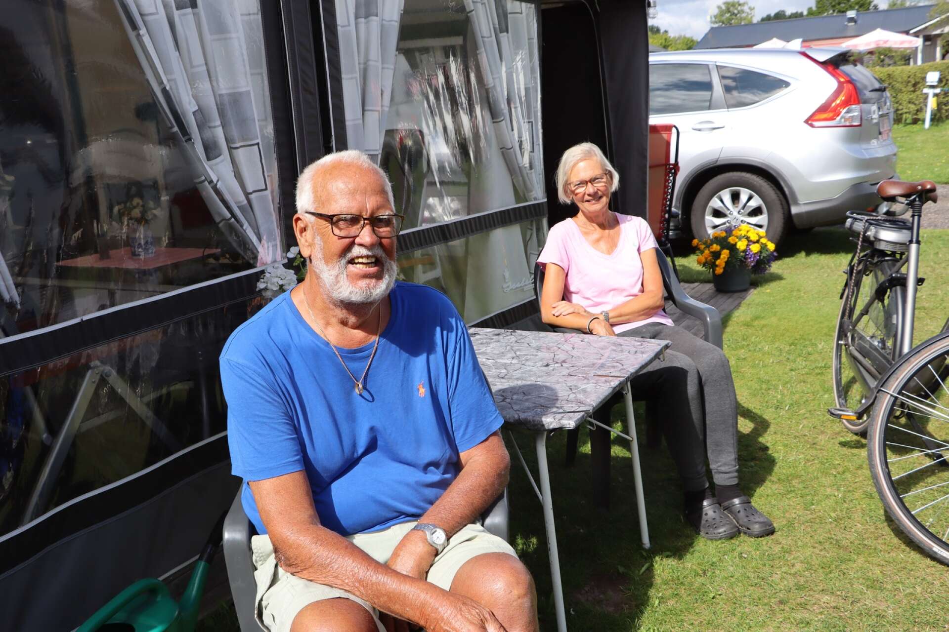 Anders och Florence Ekström från Taberg, söder om Jönköping, spenderar hela sommaren i Hjo i år. Här på campingen har de bott varje sommar sedan 2005. 