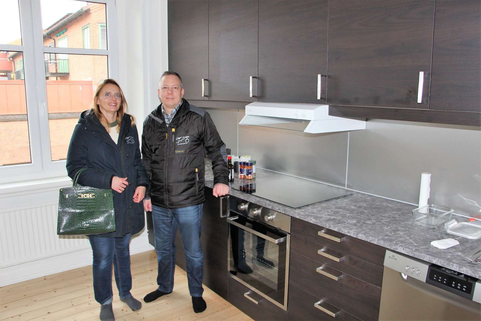 Tanja och Björn Henningsson har via sitt bolag Byälven fastigheter renoverat ett stort antal lägenheter i Säffle. Här ses en av dem som nyligen har färdigställts.