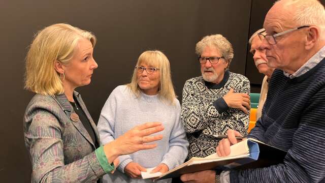 Samhällsbyggnadschefen Johanna Forslund Kullander mötte representanterna för Håkantorps IS vid måndagens fullmäktigemöte.