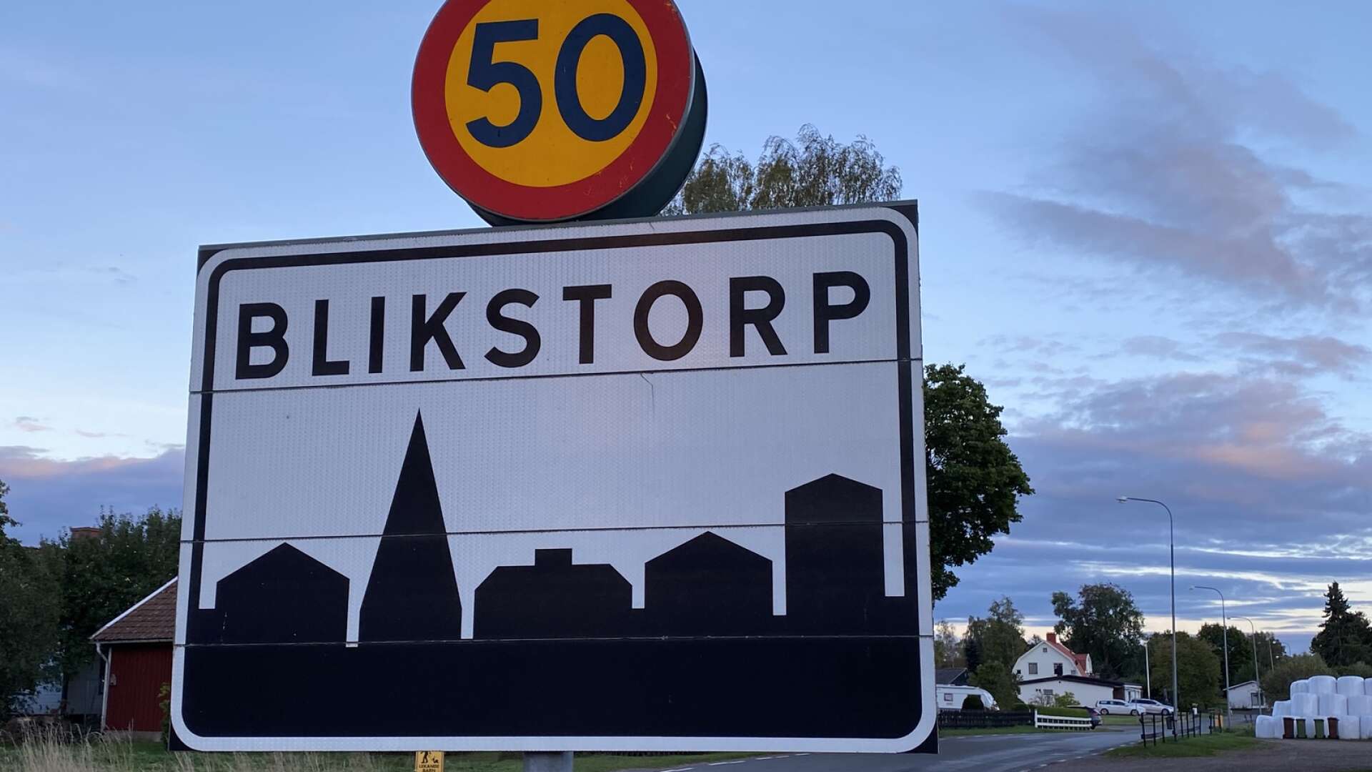 Hastigheten i Blikstorps och Korsberga tätorter sänks från 50 till 40 kilometer i timma från den 20 oktober.