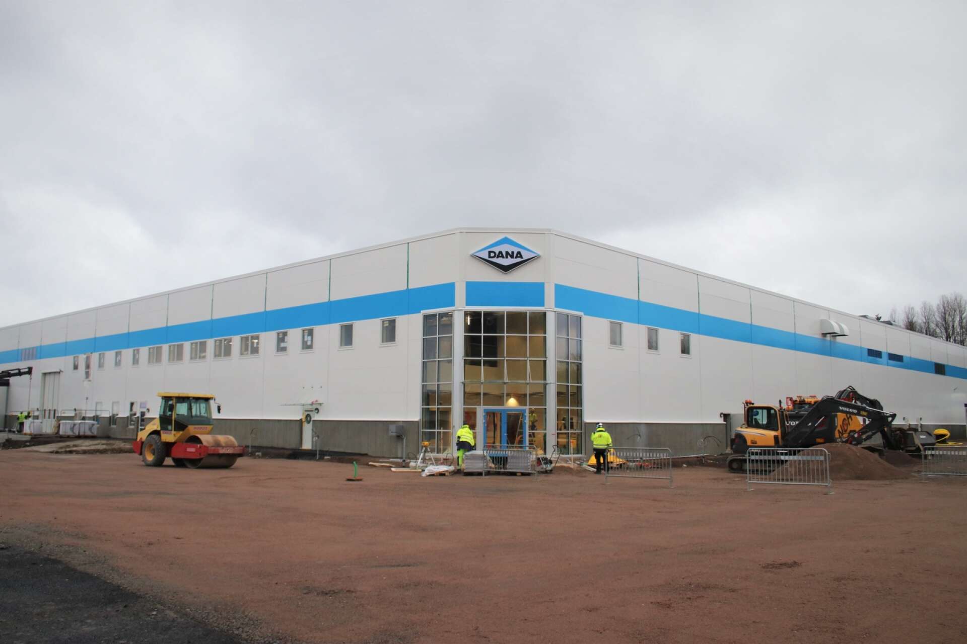 NCC landade uppdraget att bygga den 7000 kvadratmeter stora lokalen, som gränsar till Spicer Nordiska Kardans lokaler på Industrigatan i Åmål. 