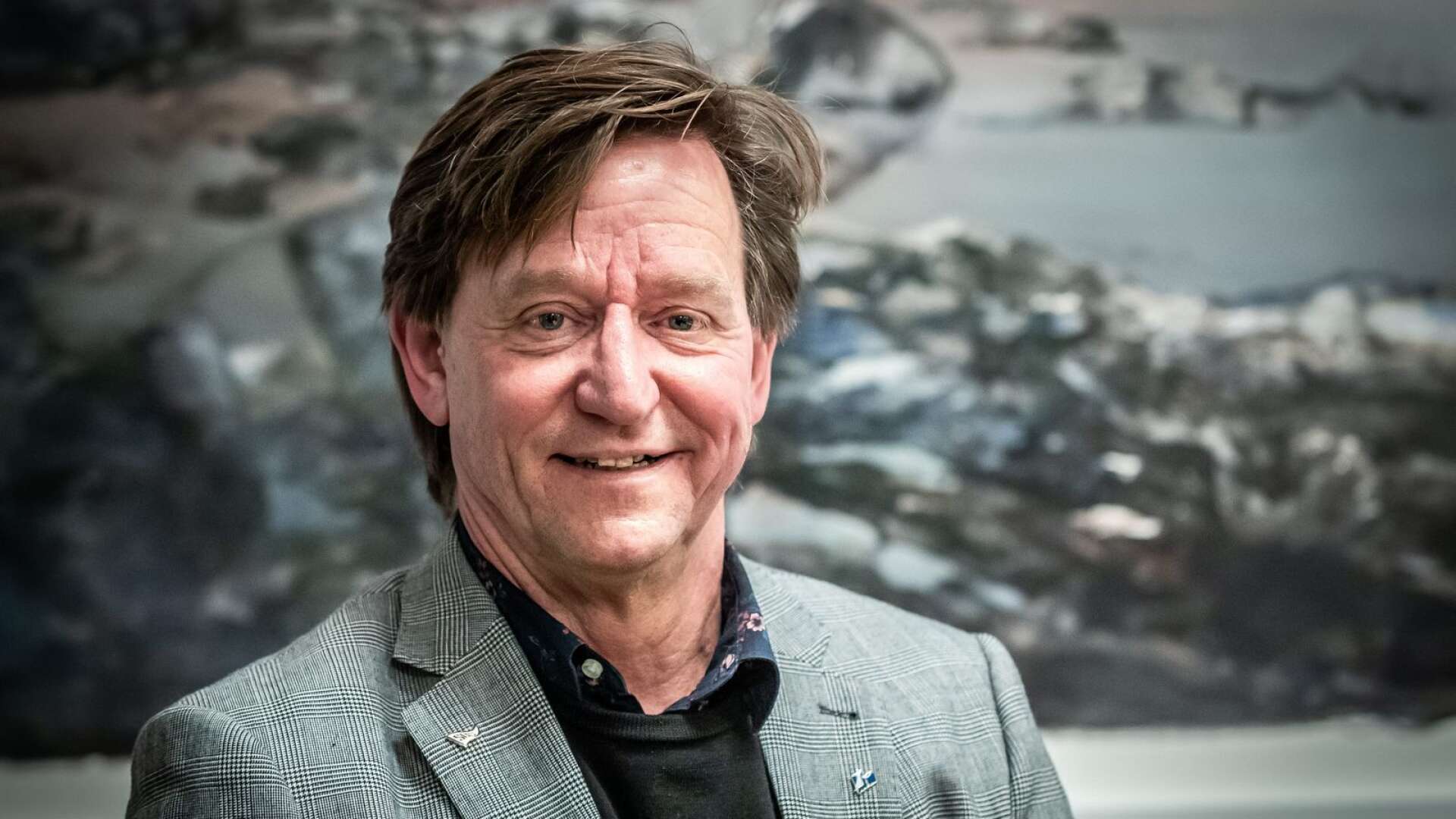 Kommunalrådet Bosse Henriksson (M) menar att tisdagens besked från C och MP inte är för Hammaröbornas bästa. 